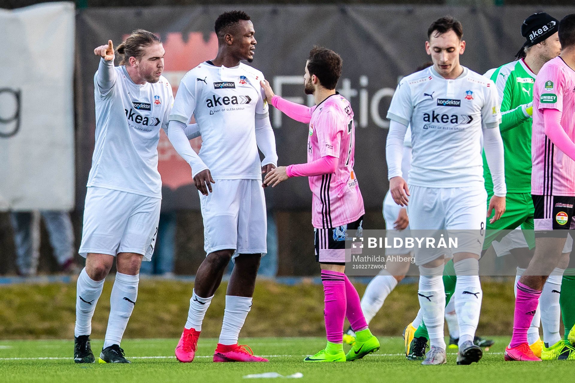 Helsingborgs Charlie Weberg och Alhaji Gero i bråk med