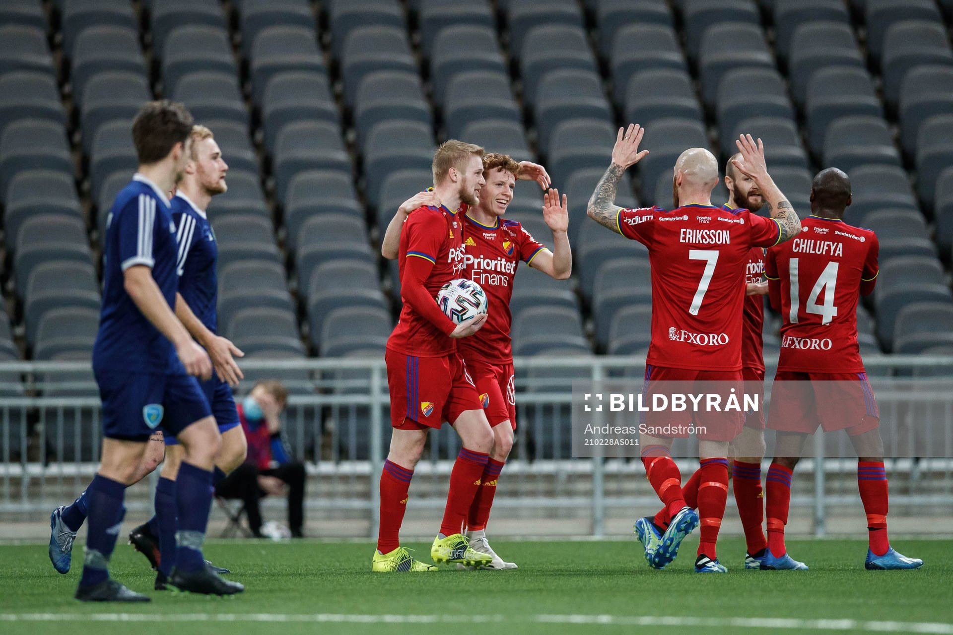 Djurgårdens Aslak Witry jublar med lagkamrater
