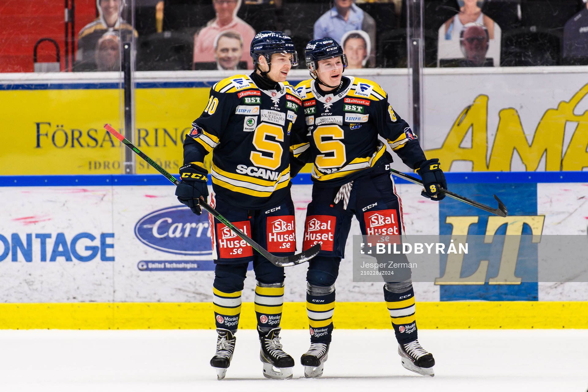 Södertäljes Lucas Nordsäter och Marcus Davidsson jublar