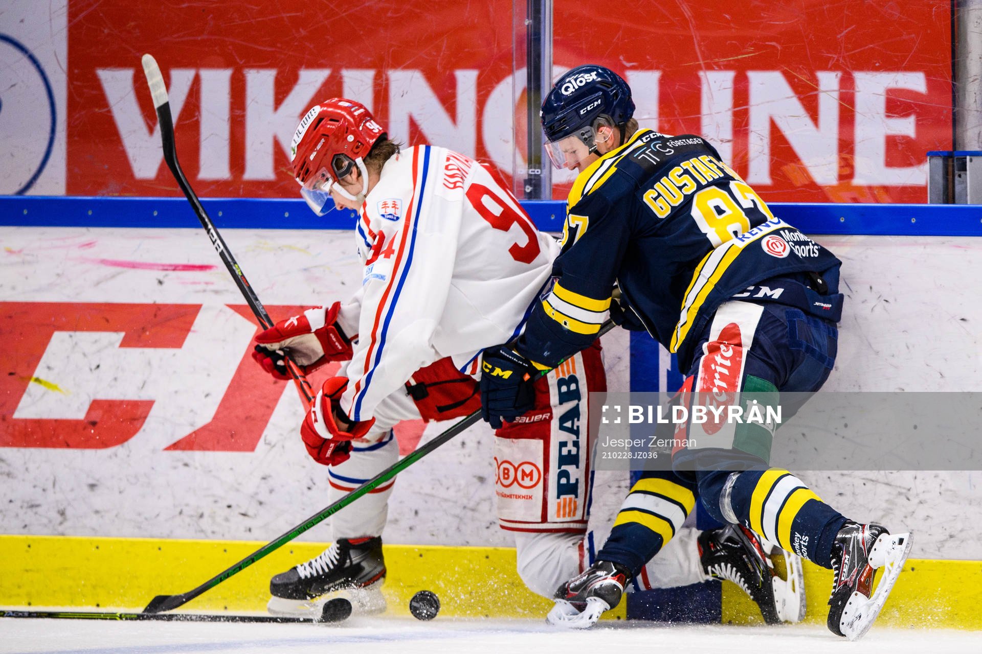 Timrås Sebastian Hartmann och Södertäljes Hugo Gustafsson