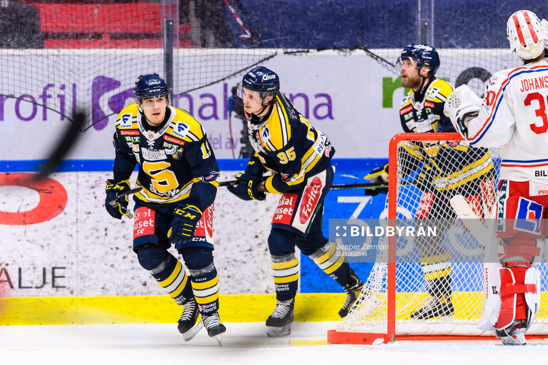 Södertäljes Lucas Carlsson jublar