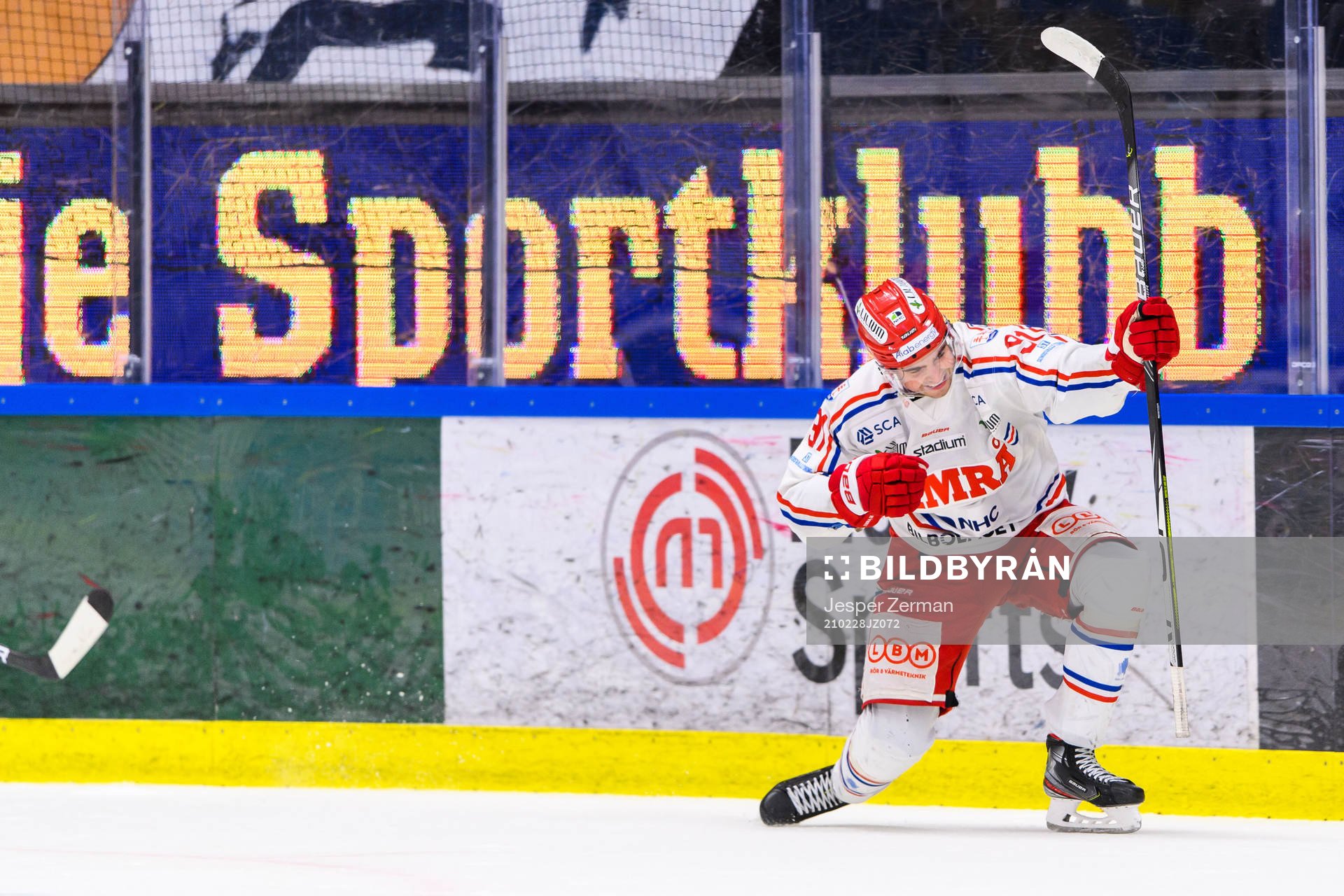 Timrås Viktor Lodin jublar