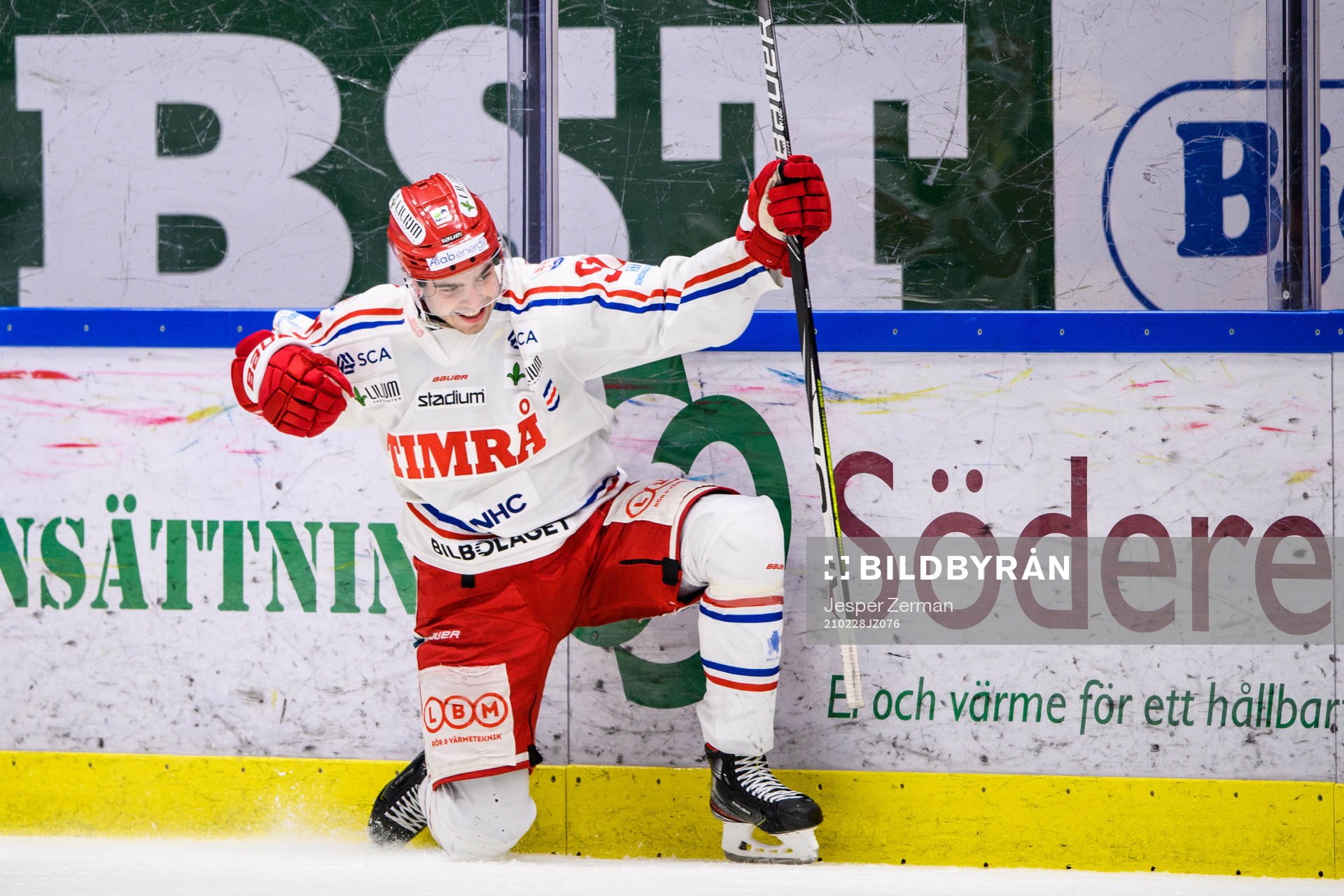 Timrås Viktor Lodin  jublar