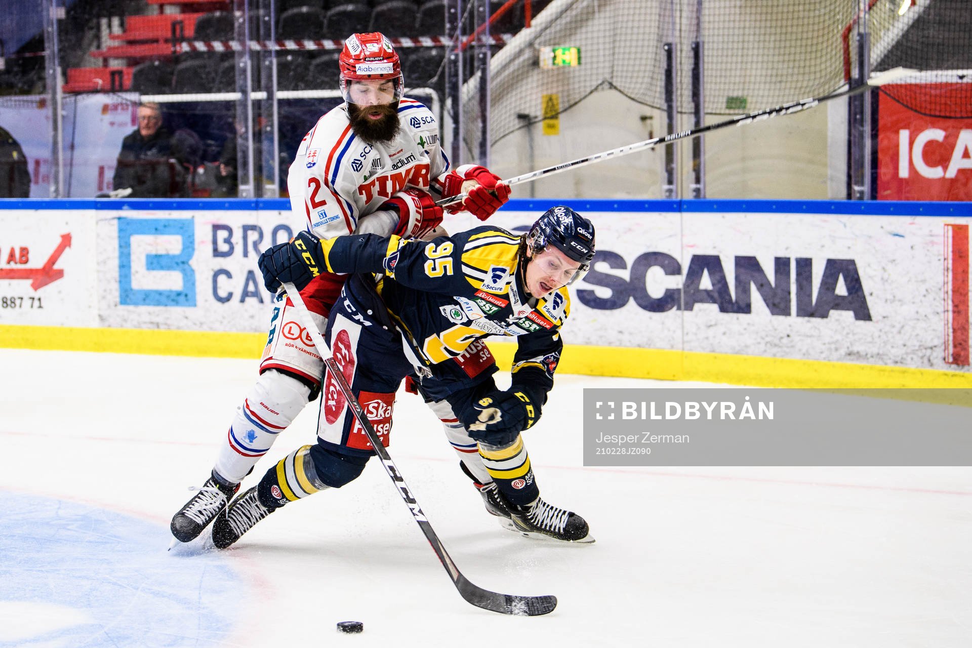 Timrås Per Svensson och Södertäljes Nick Olesen