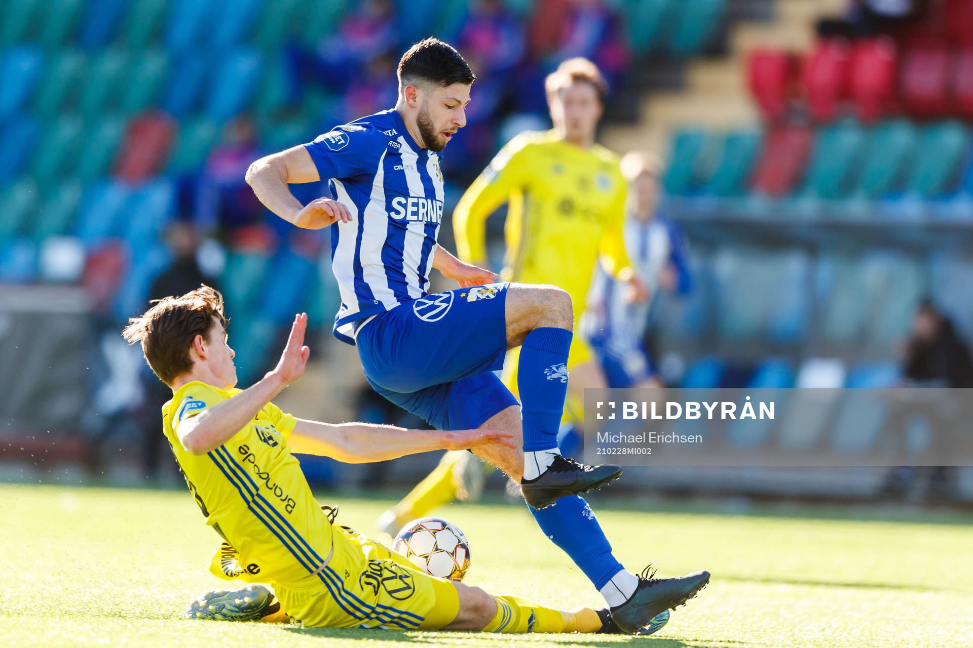 Sundsvalls Teodor Stenshagen och IFK Göteborg Kevin Yakob