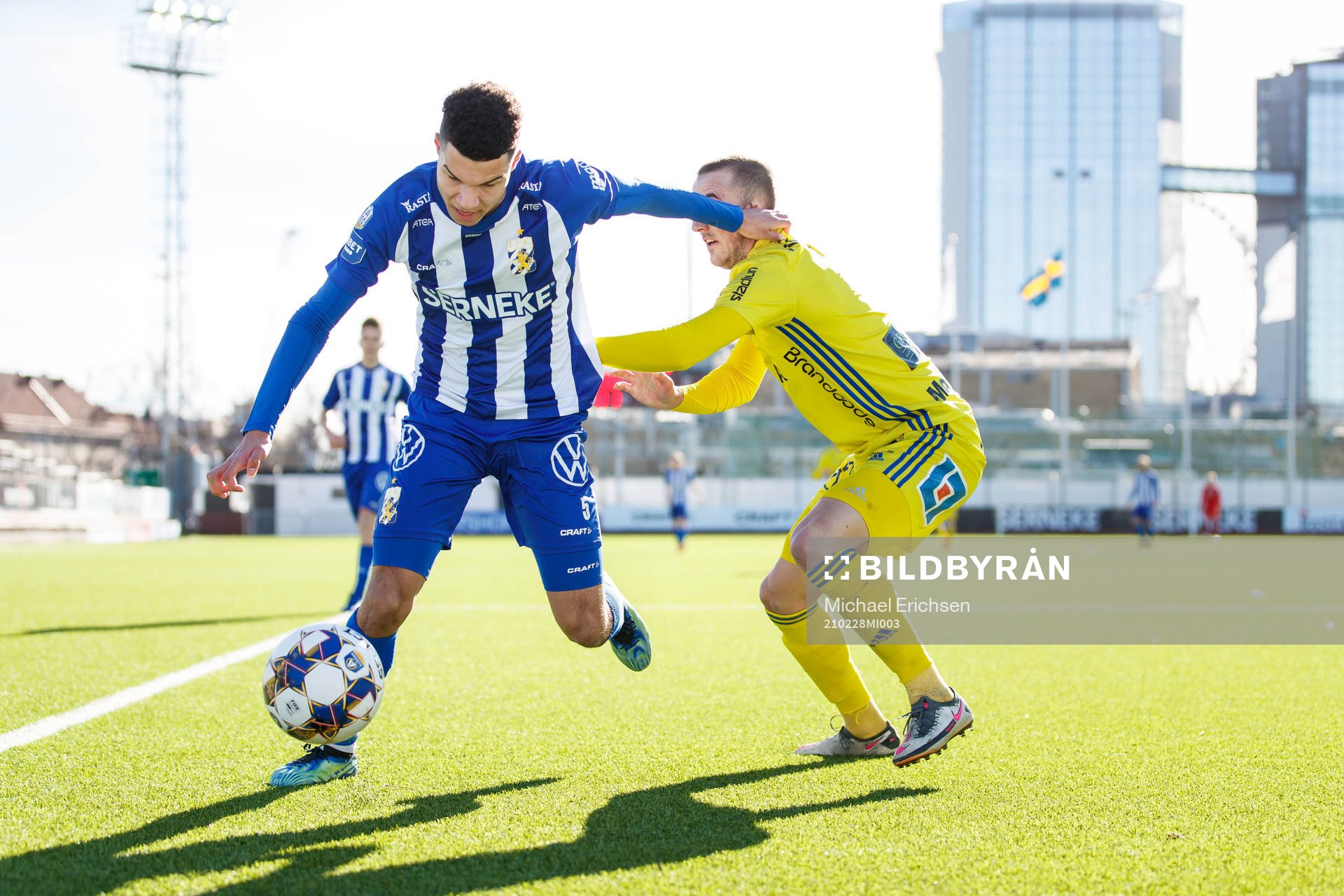 IFK Göteborg Alexander Jallow och Sundsvalls Dennis Olsson