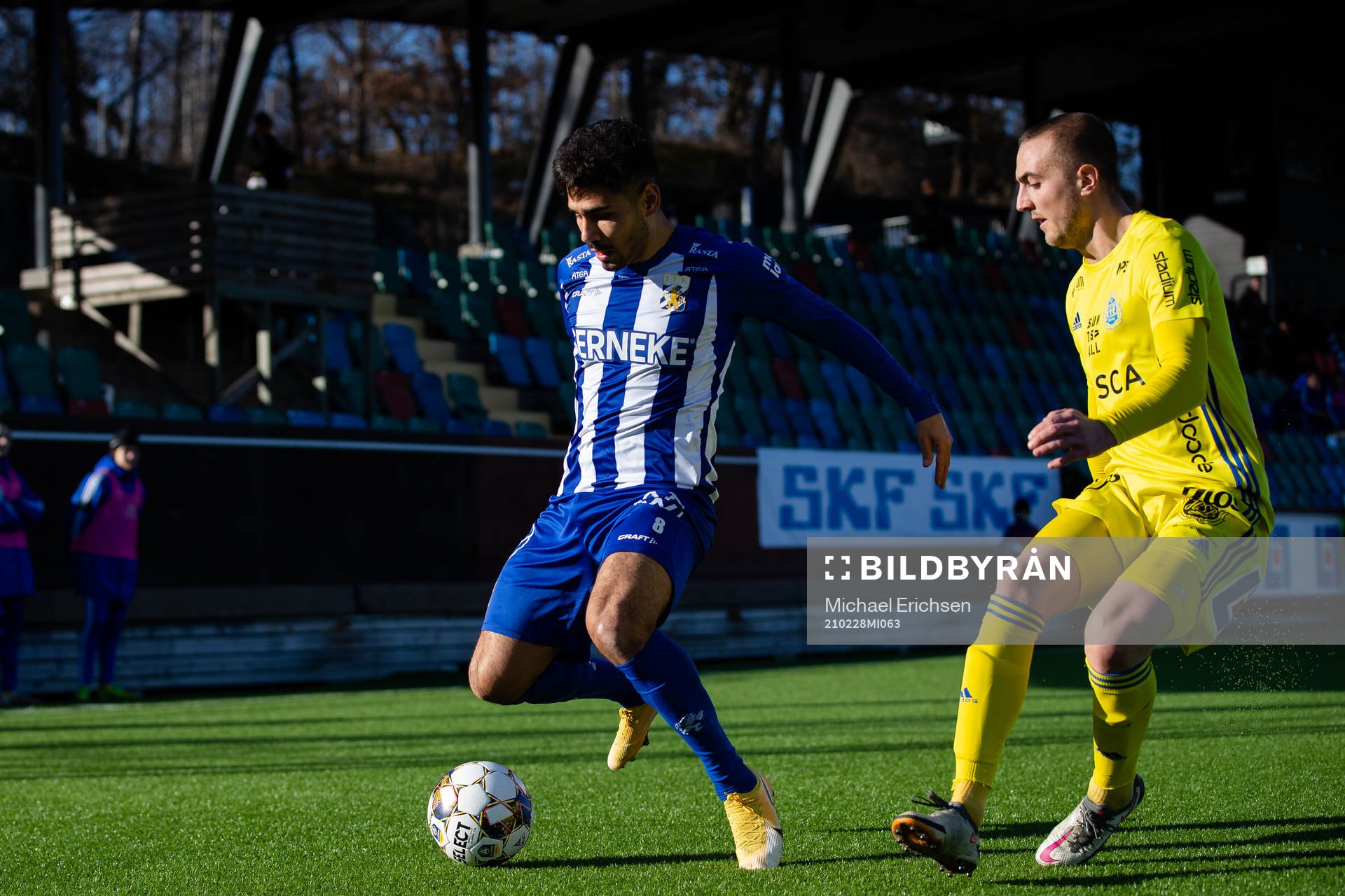 IFK Göteborgs Hosam Aiesh och Sundsvalls Dennis Olsson