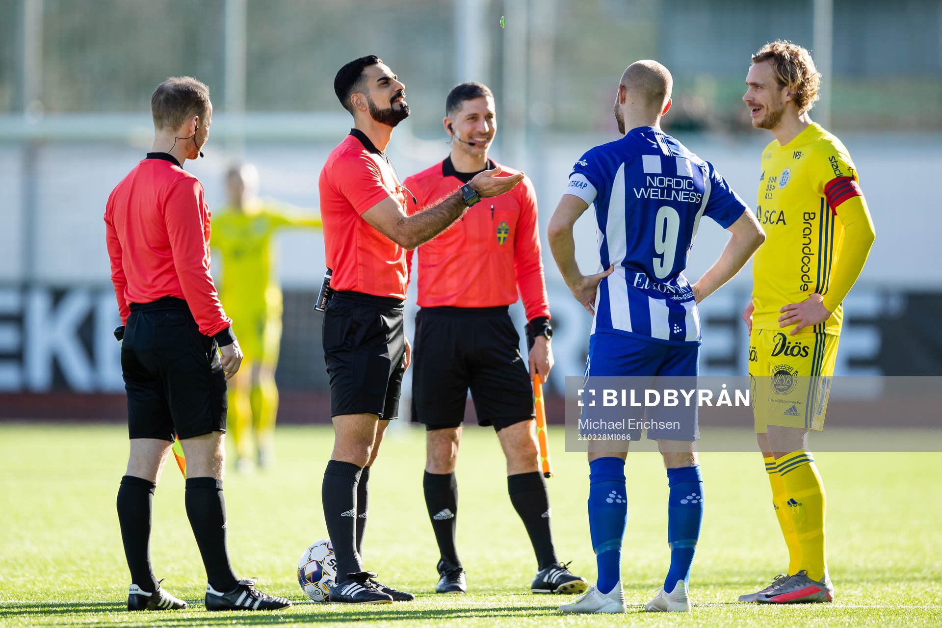 Domare Mohammed Al-Hakim singlar slant mellan IFK