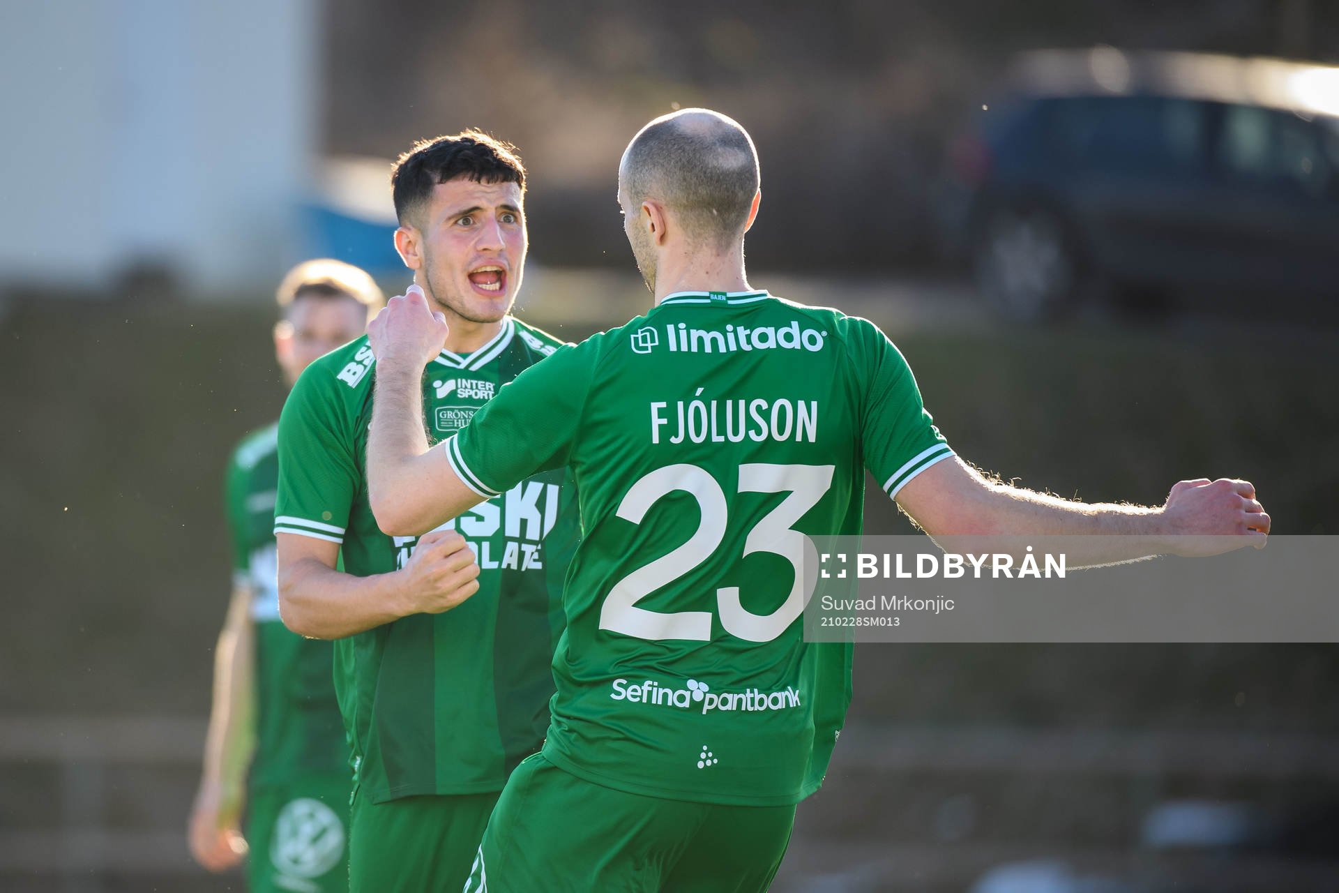 Hammarbys Jon Gudni Fjoluson jublar med Astrit Selmani