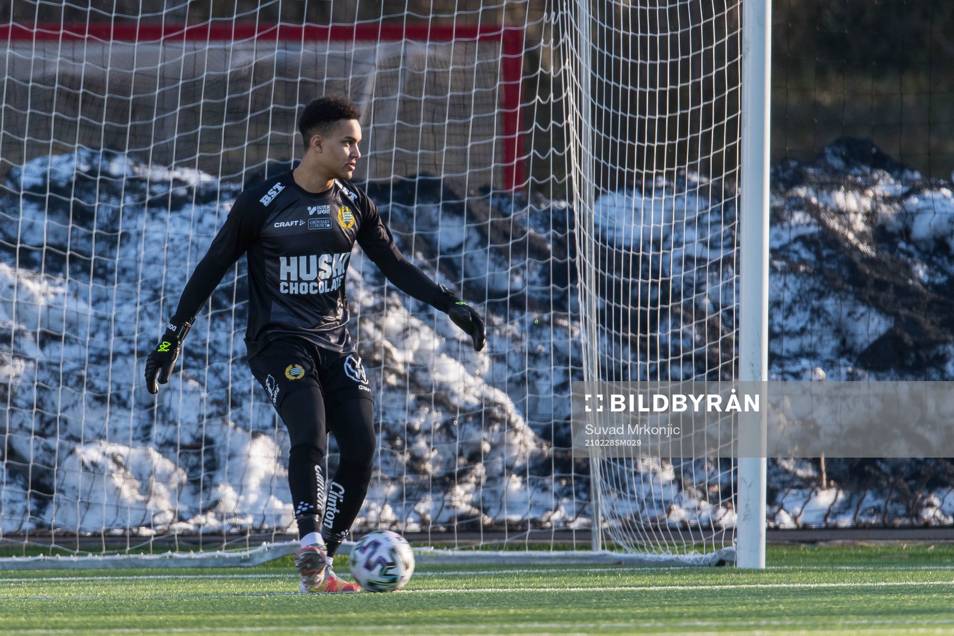 Hammarbys målvakt Oliver Dovin