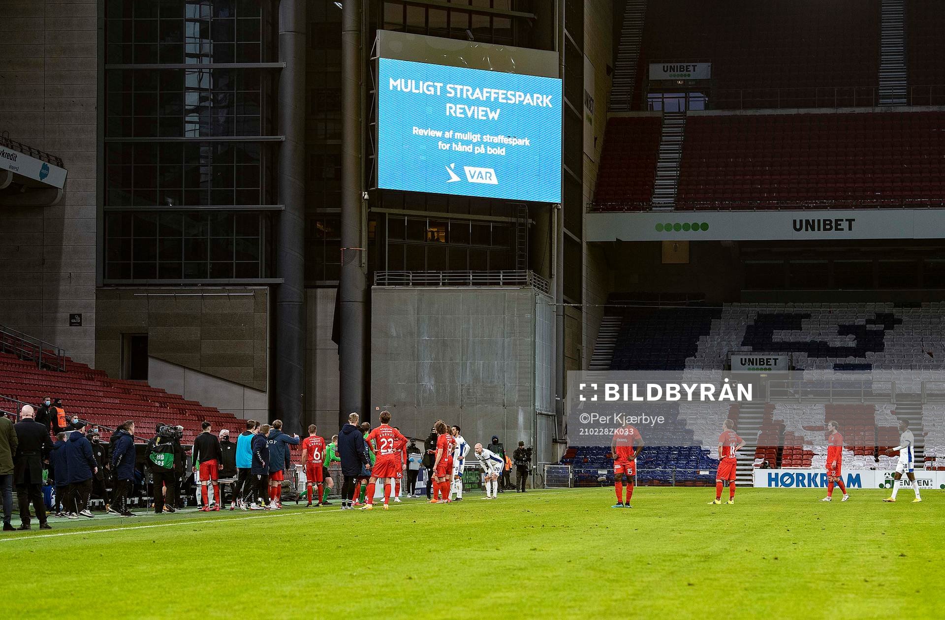[DK=20210228: VAR, muligt straffespark review]