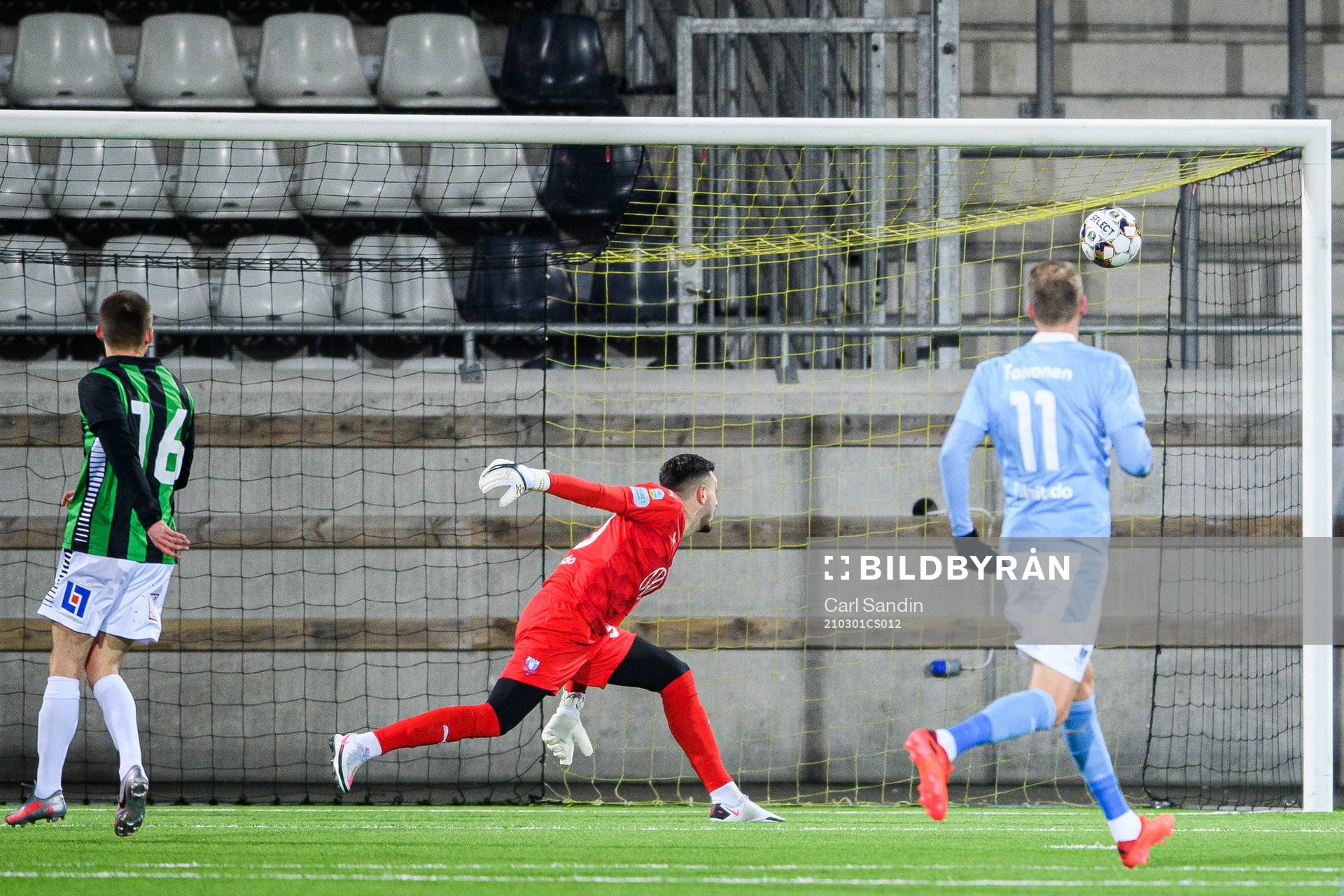 Malmö FFs målvakt Marko Johansson vid GAIS 1-0 mål av