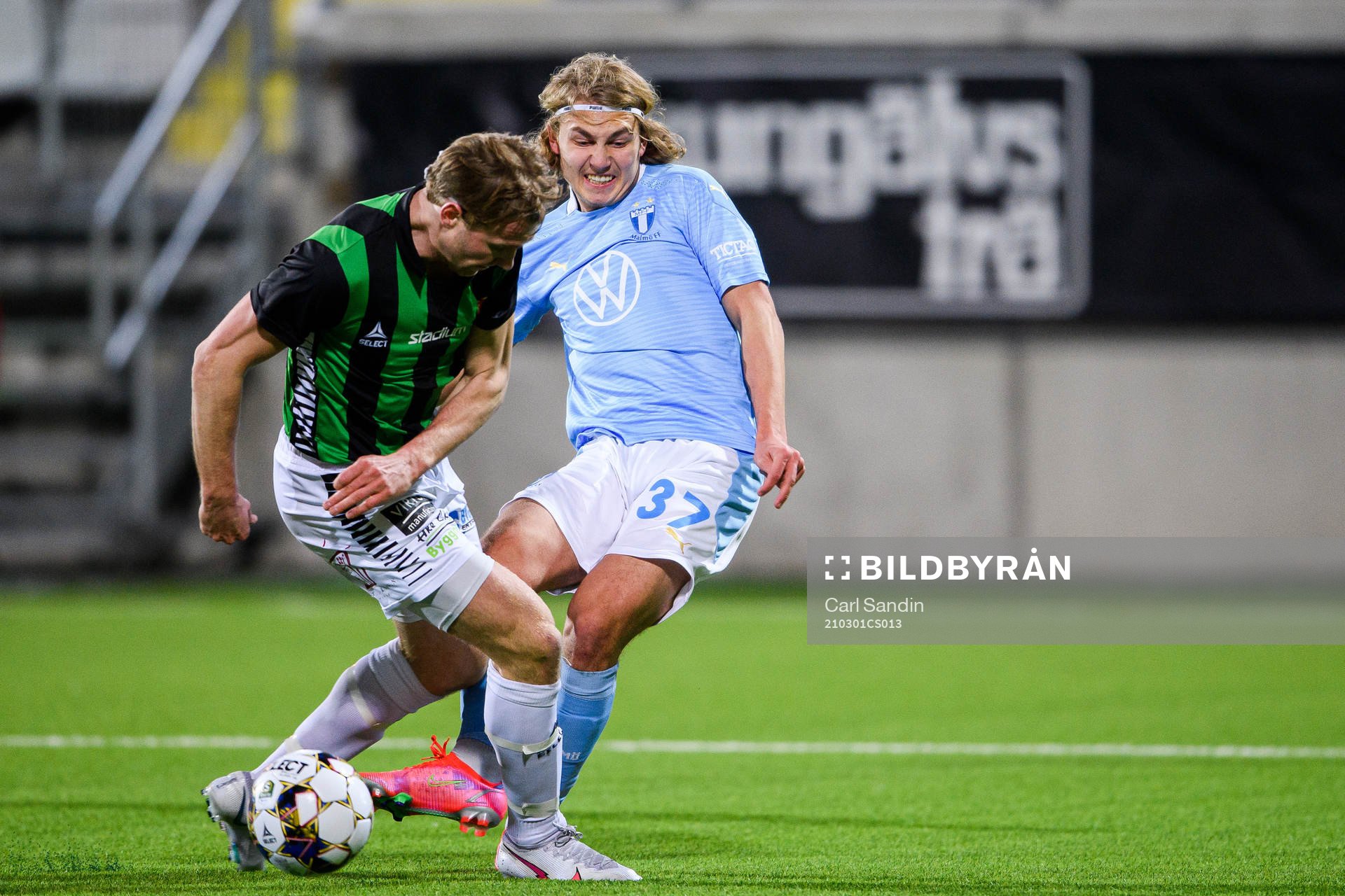 Malmö FFs Sebastian Nanasi och GAIS August Wängberg