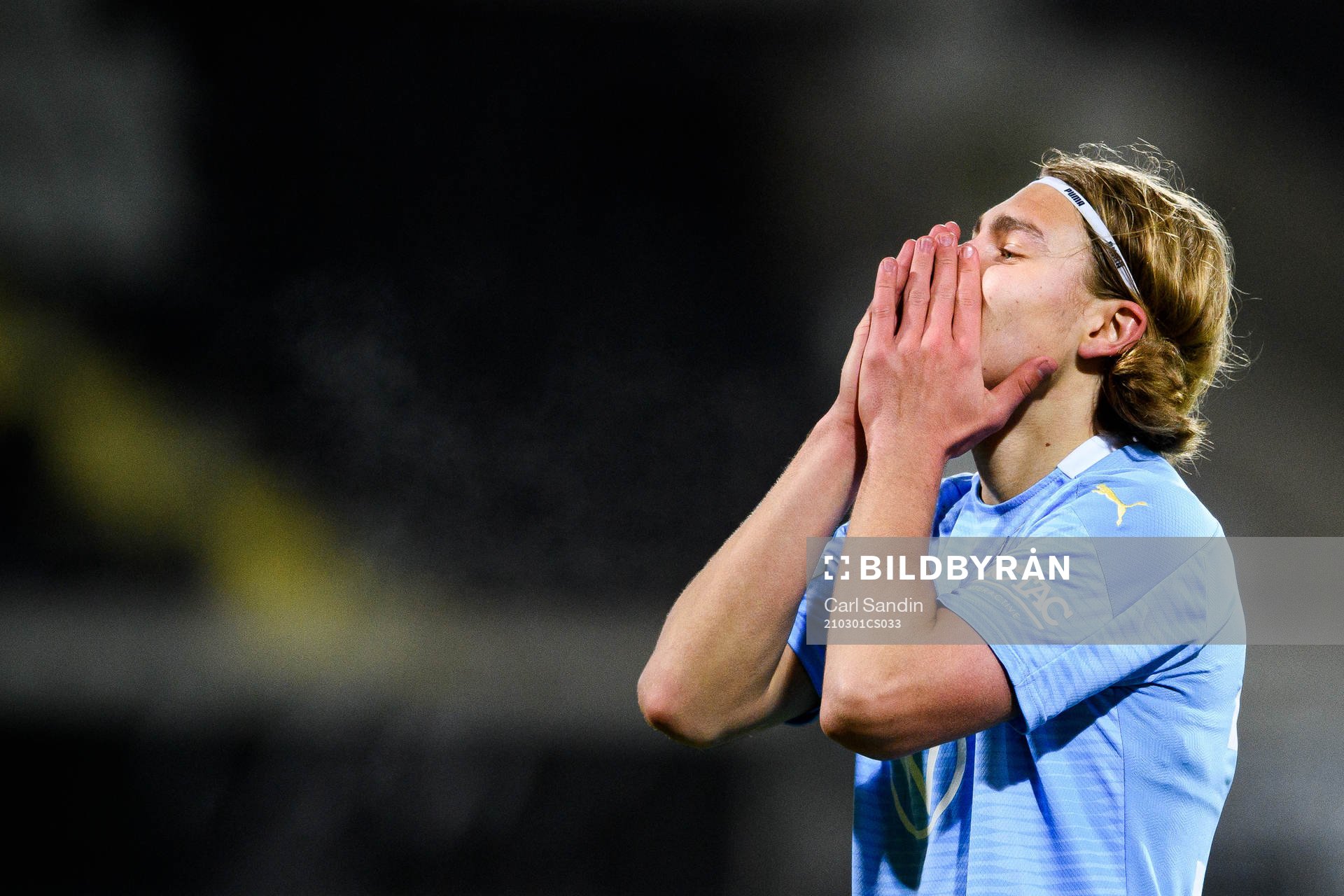 Malmö FFs Sebastian Nanasi deppar