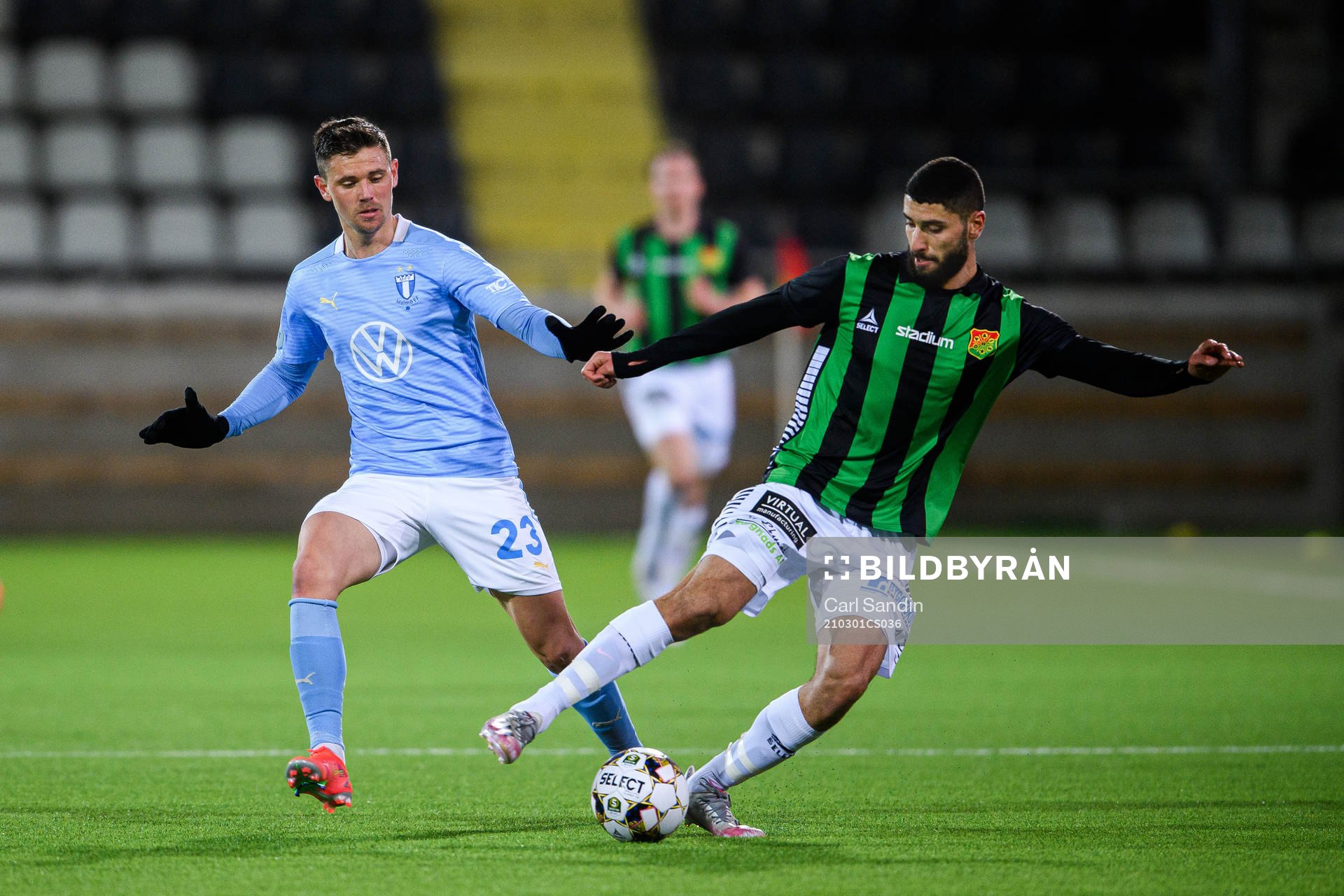 Malmö FFs Marcus Antonsson och GAIS Aiham Ousou