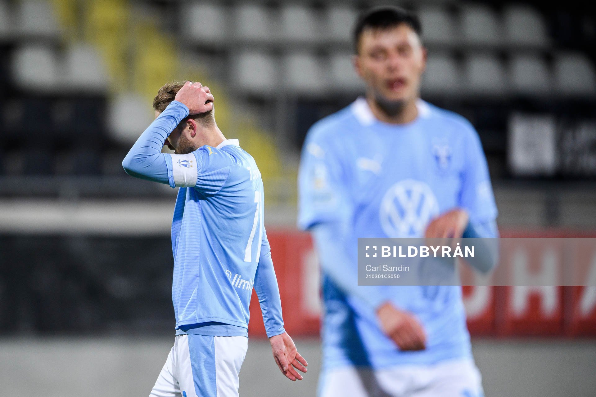 Malmö FFs Ola Toivonen och Anel Ahmedhodzic  deppar