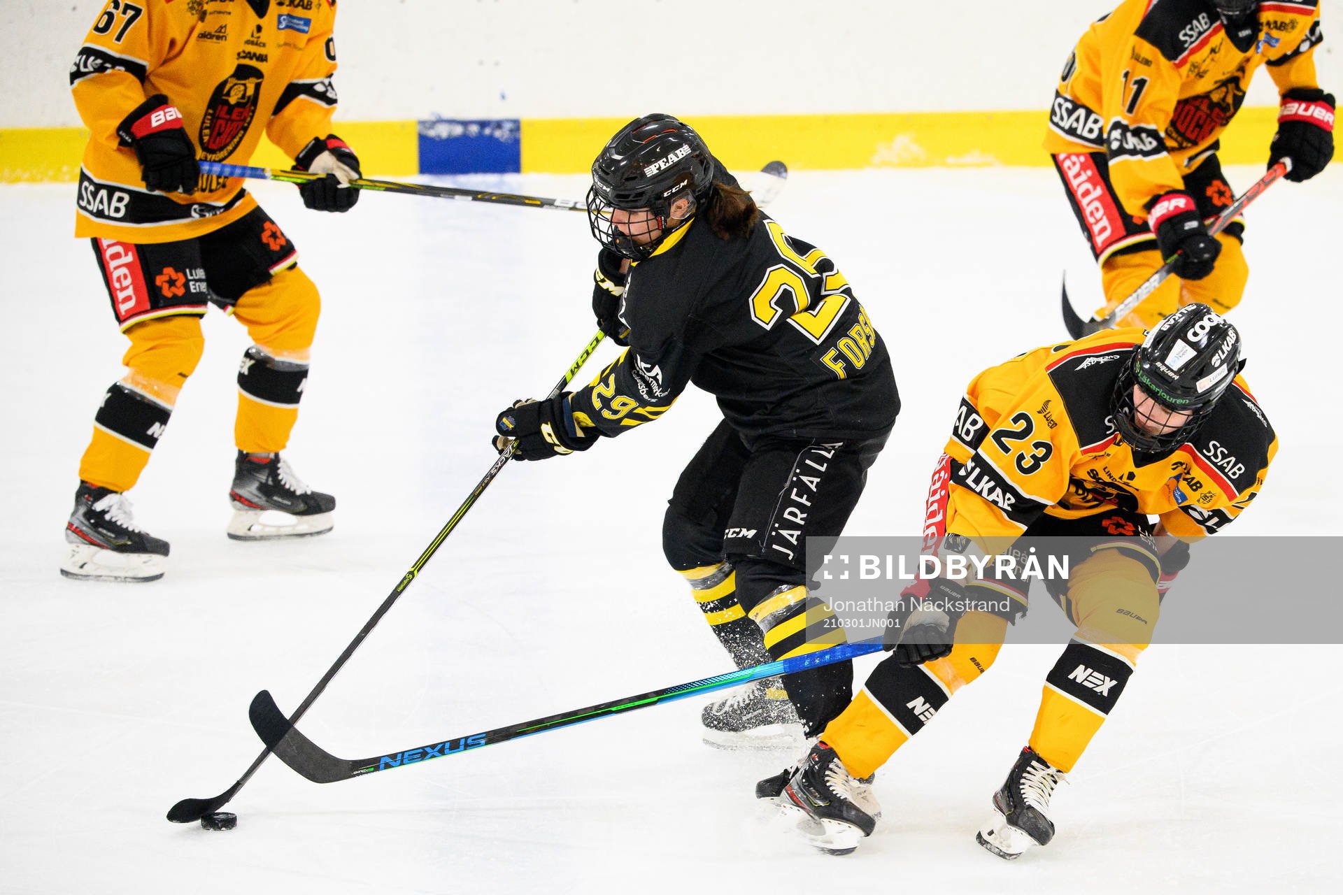 s Estelle Forsberg och Luleås Pernilla Forsgren