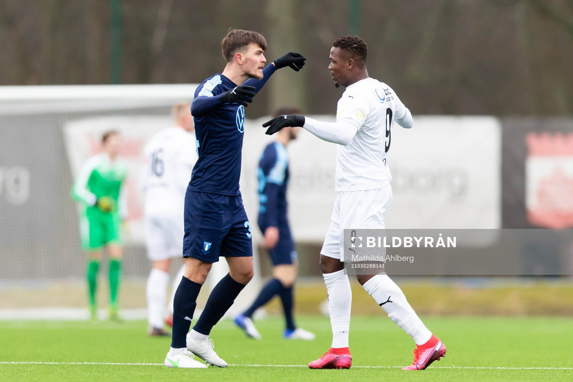 Malmö FFs Pavel Vagic reagerar mot Helsingborgs Alhaji Gero
