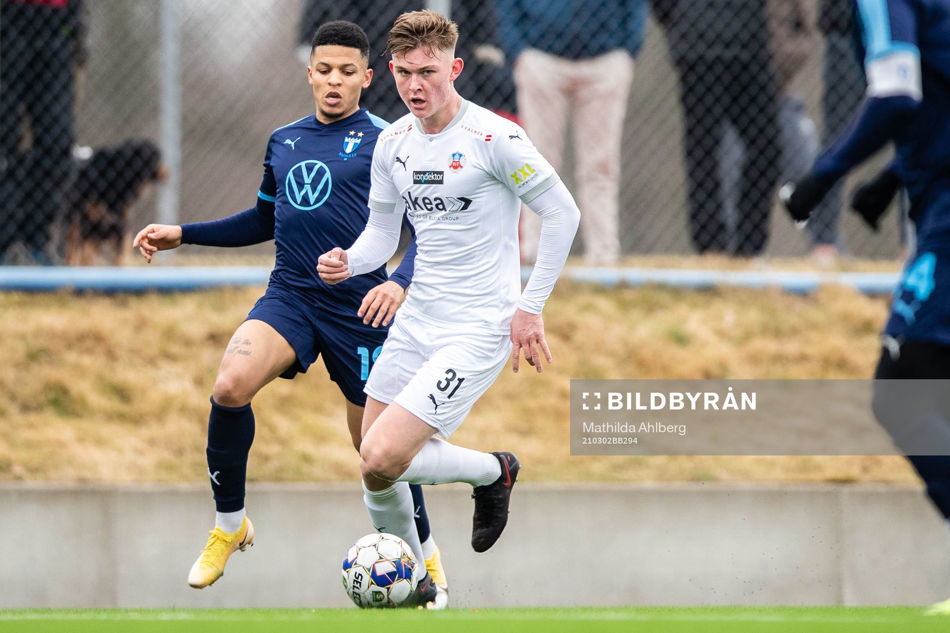 Malmö FFs Romain Gall och Helsingborgs Lucas Larsen