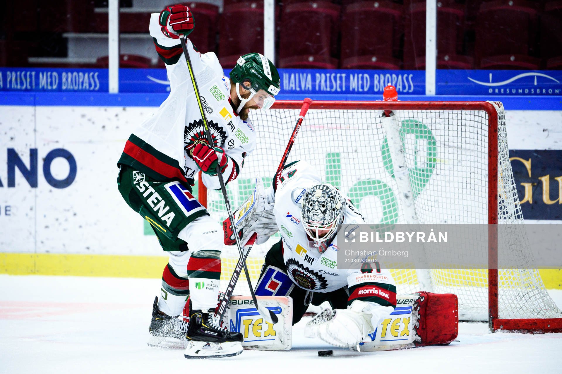 Frölundas Jonathan Sigalet och målvakt Niklas Rubin