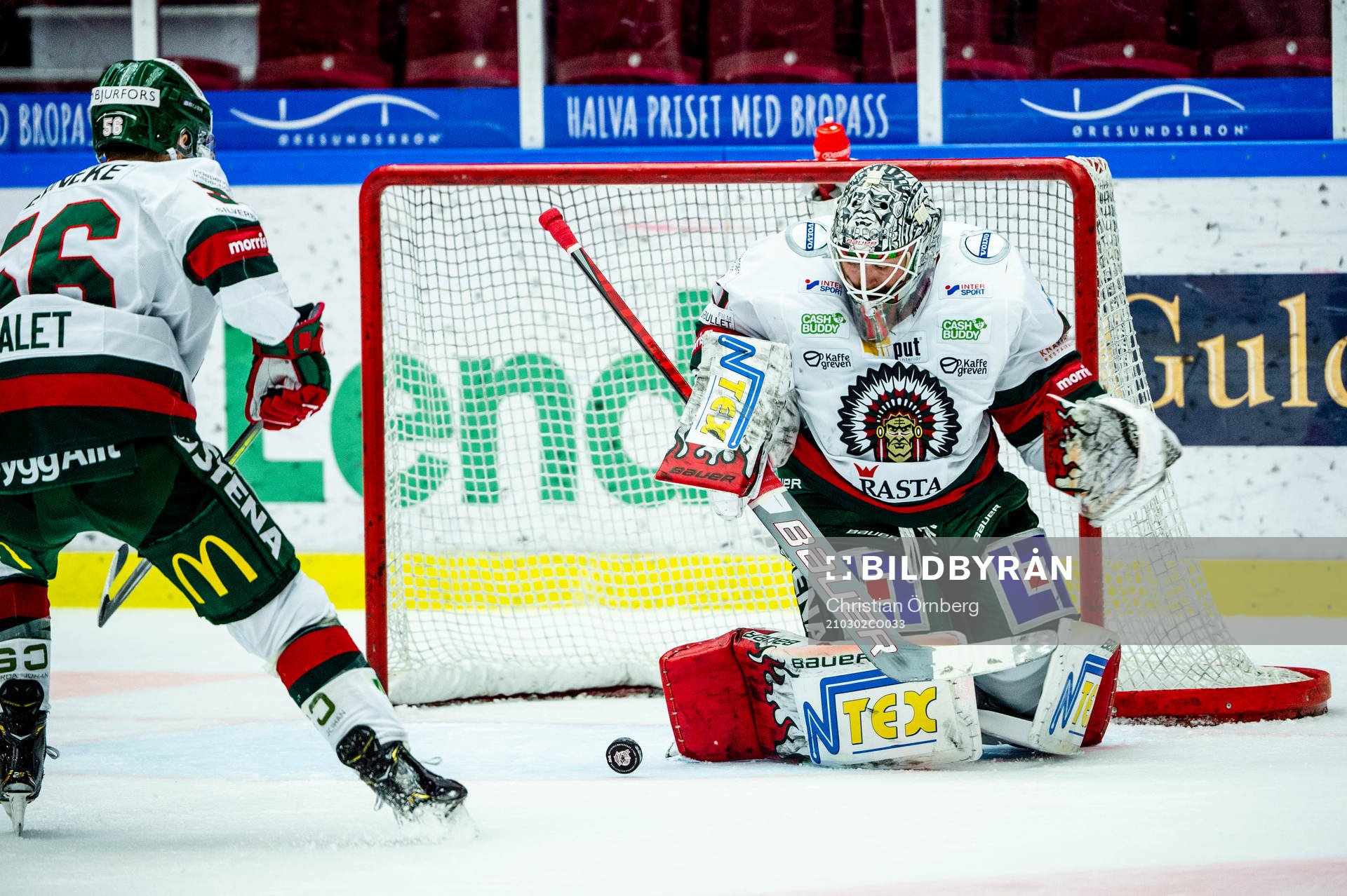 Frölundas Jonathan Sigalet och målvakt Niklas Rubin