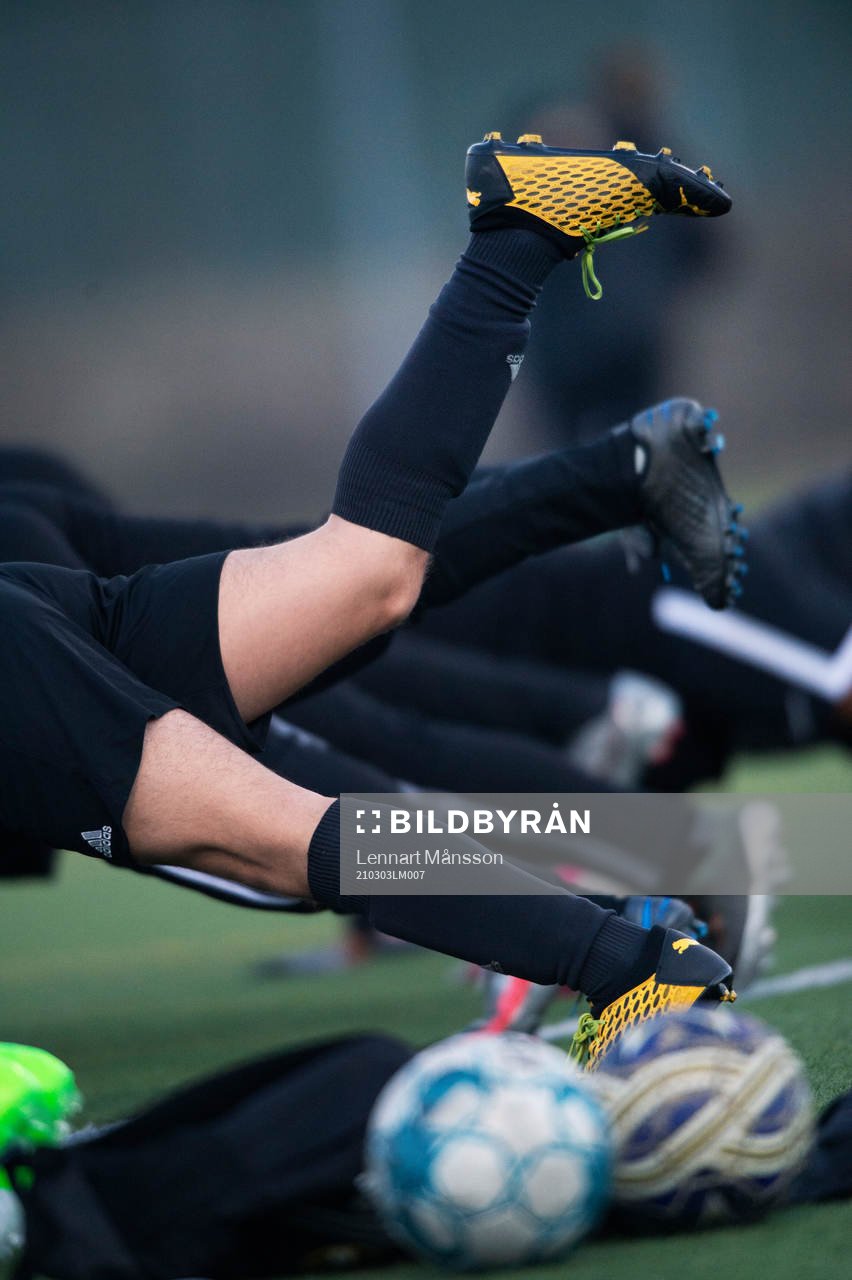 IFK Hässleholms pojkar födda 2007 tränar på