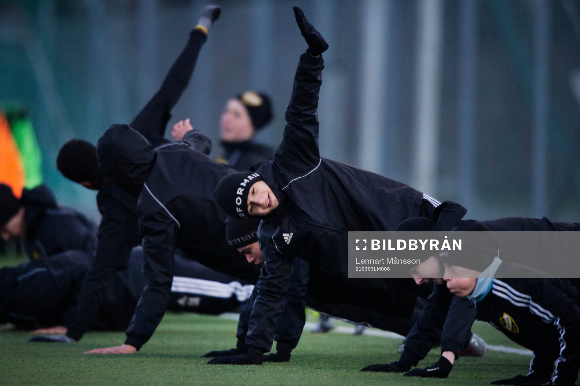 IFK Hässleholms pojkar födda 2007 tränar på