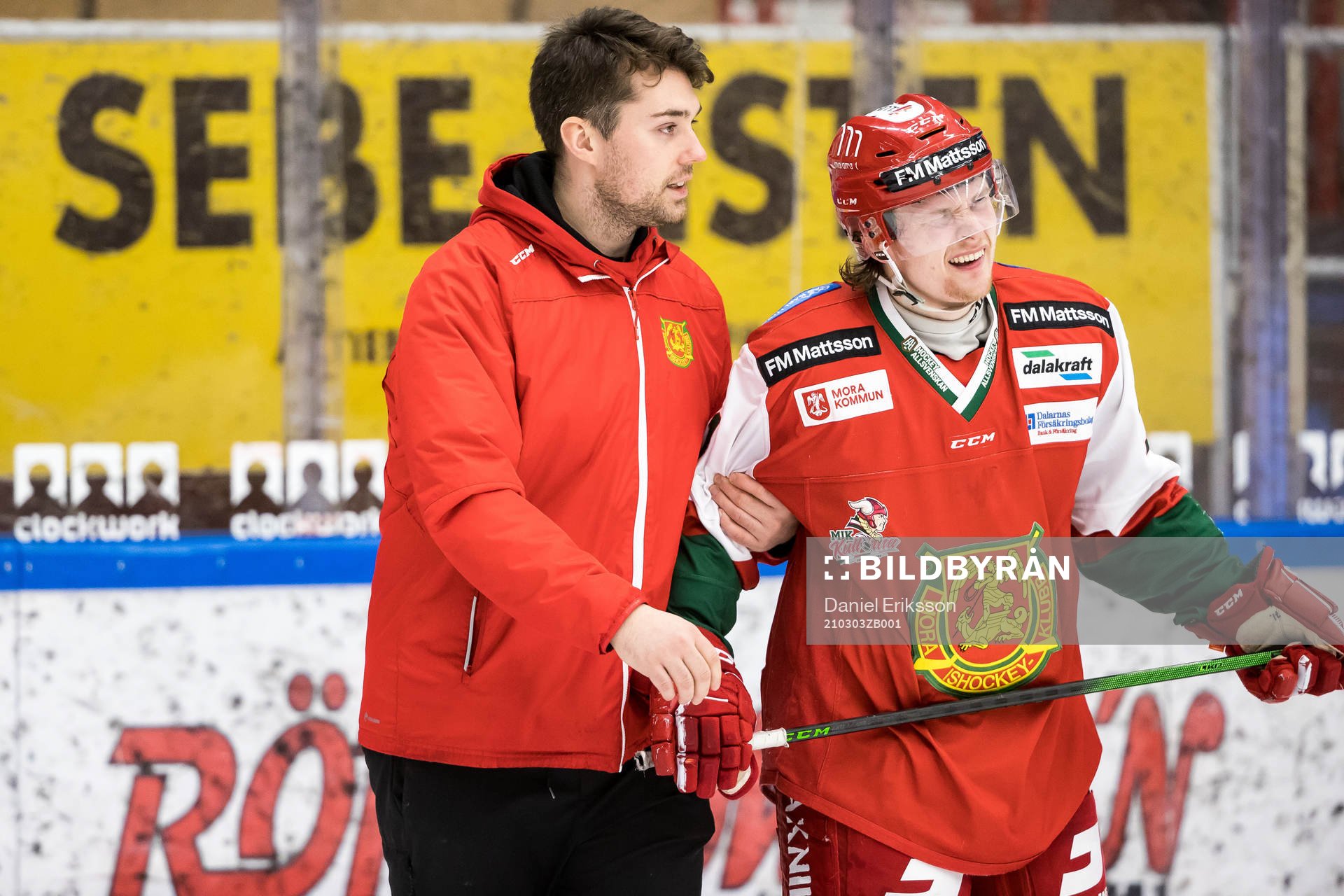 Moras Isak Pantzare har ont