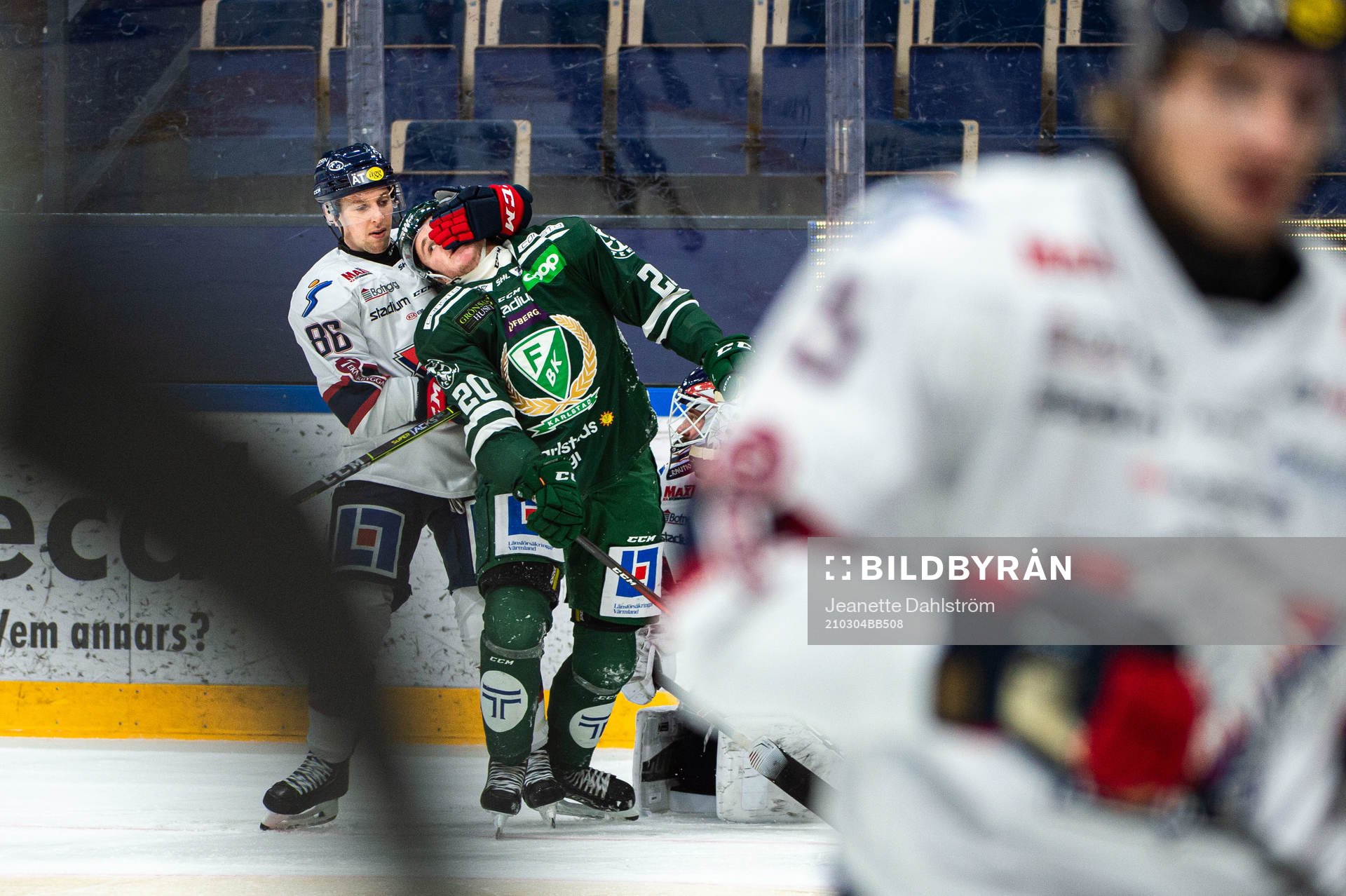 Linköpings Tyler Morley och Färjestads Olle Lycksell