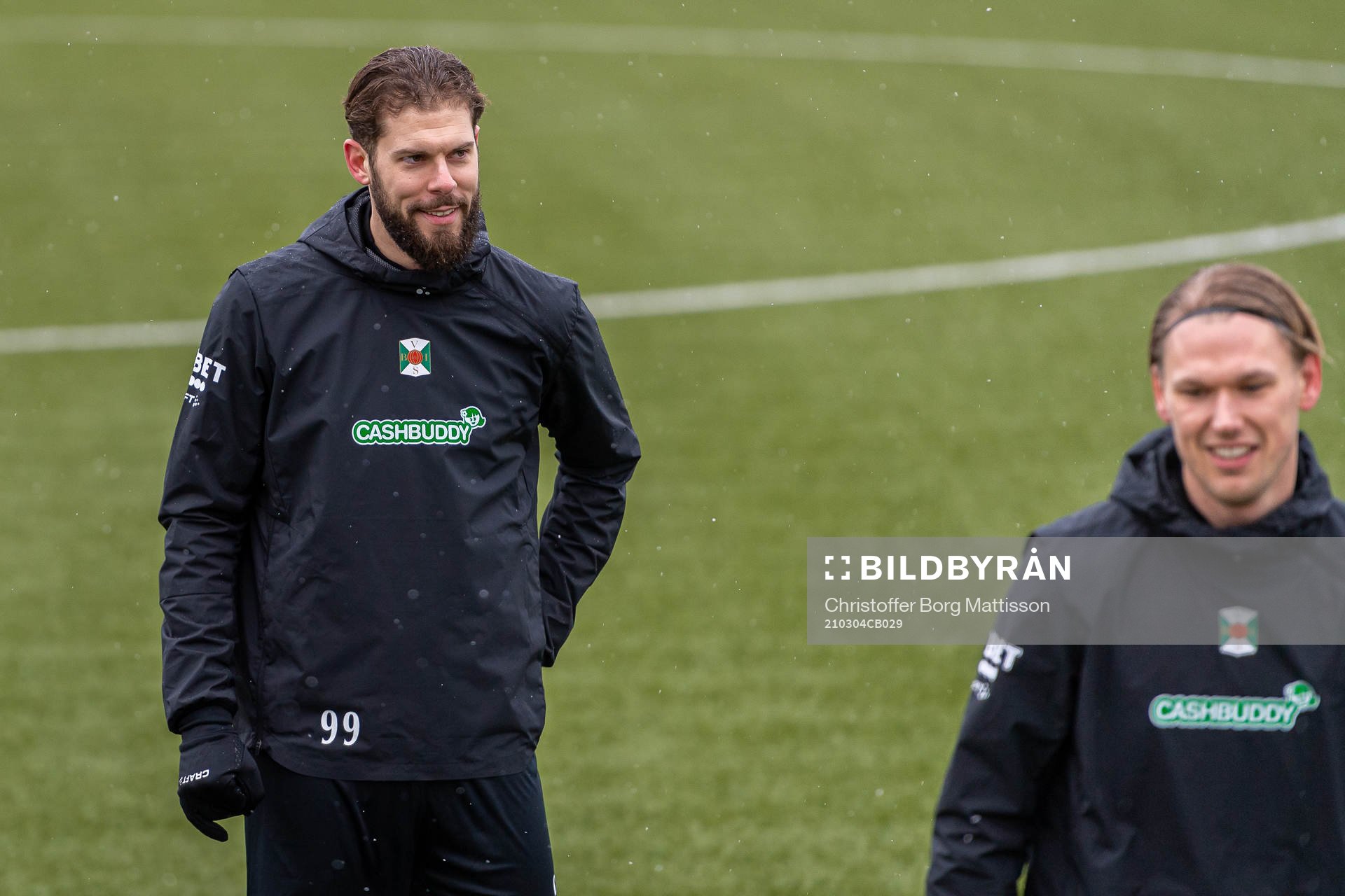 Robin Simovic och Hampus Zackrisson under en träning med Varberg den 4 mars 2021 i Bromölla. 