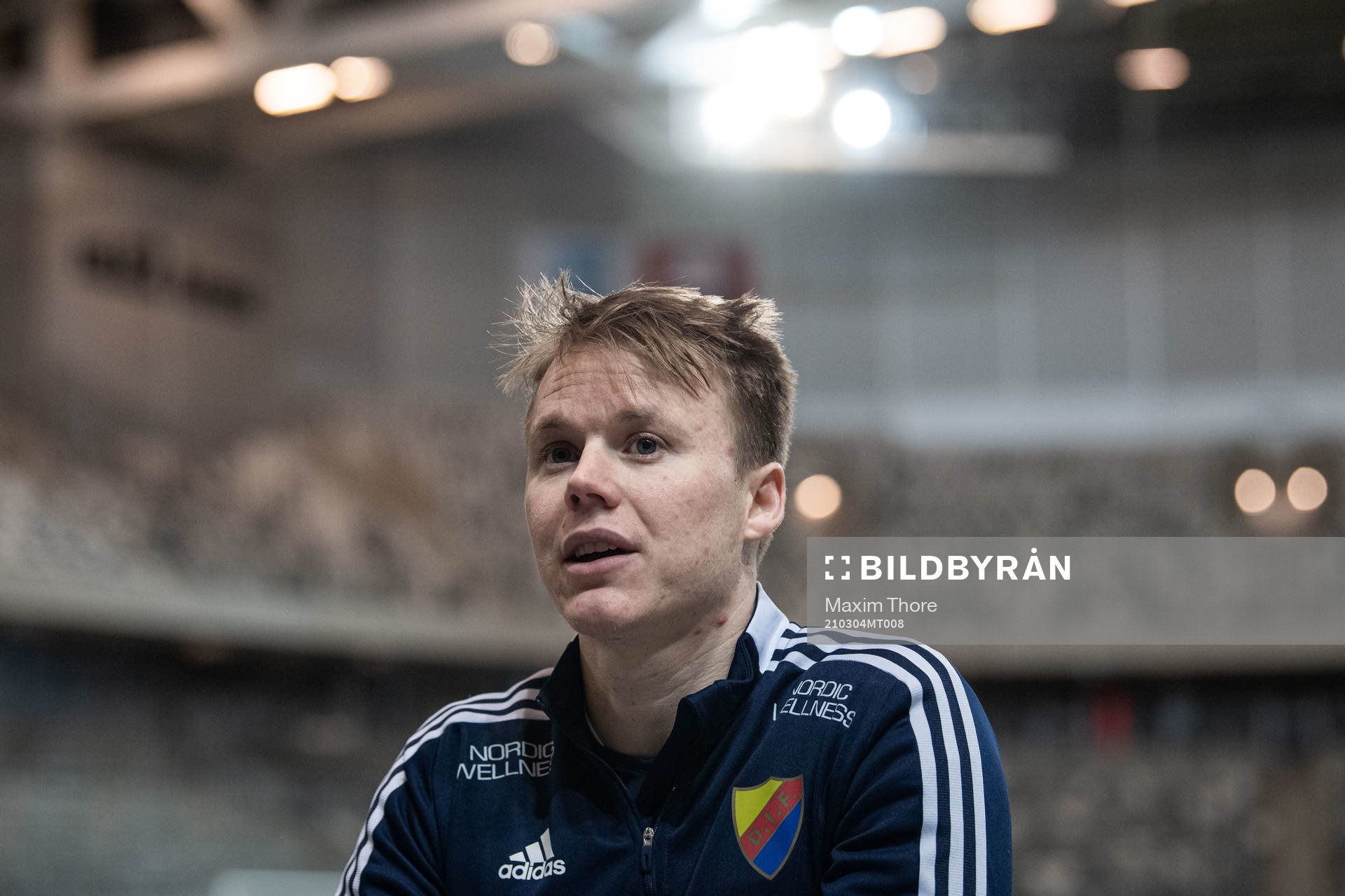 Elliot Käck blir intervjuad