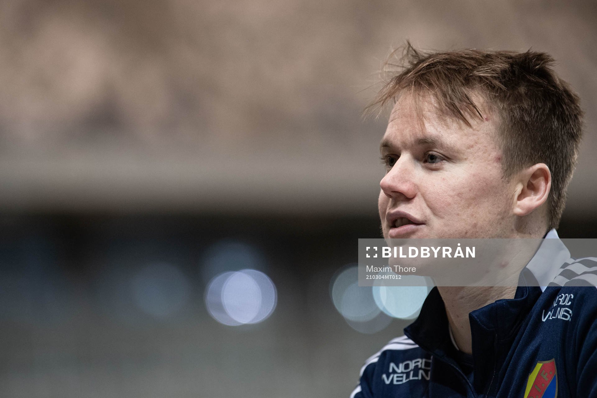 Elliot Käck blir intervjuad
