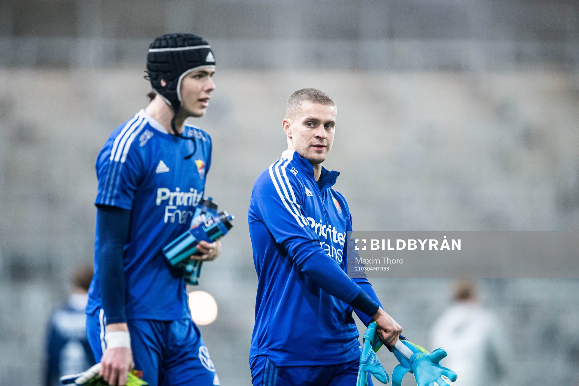 Målvakt Jacob Widell Zetterström och målvakt Aleksandr