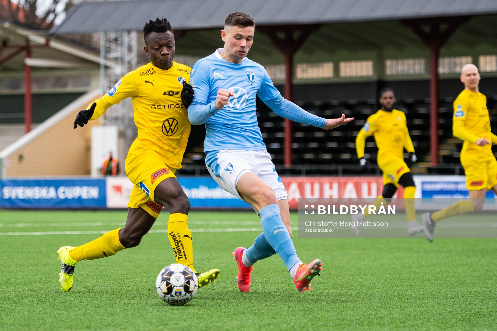 Halmstads Thomas Boakye och Malmö FFs Marcus Antonsson