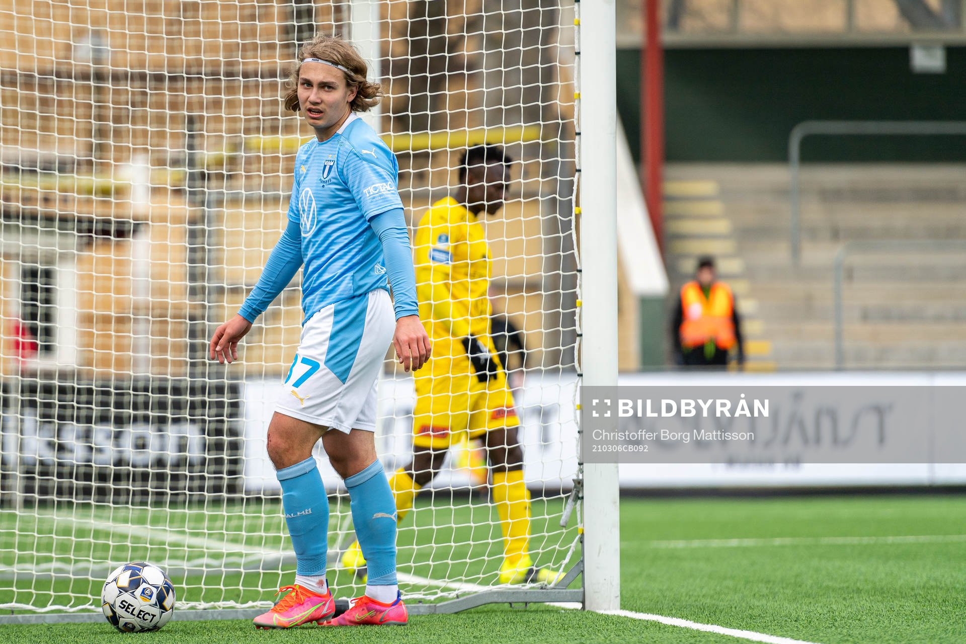Malmö FFs Sebastian Nanasi deppar