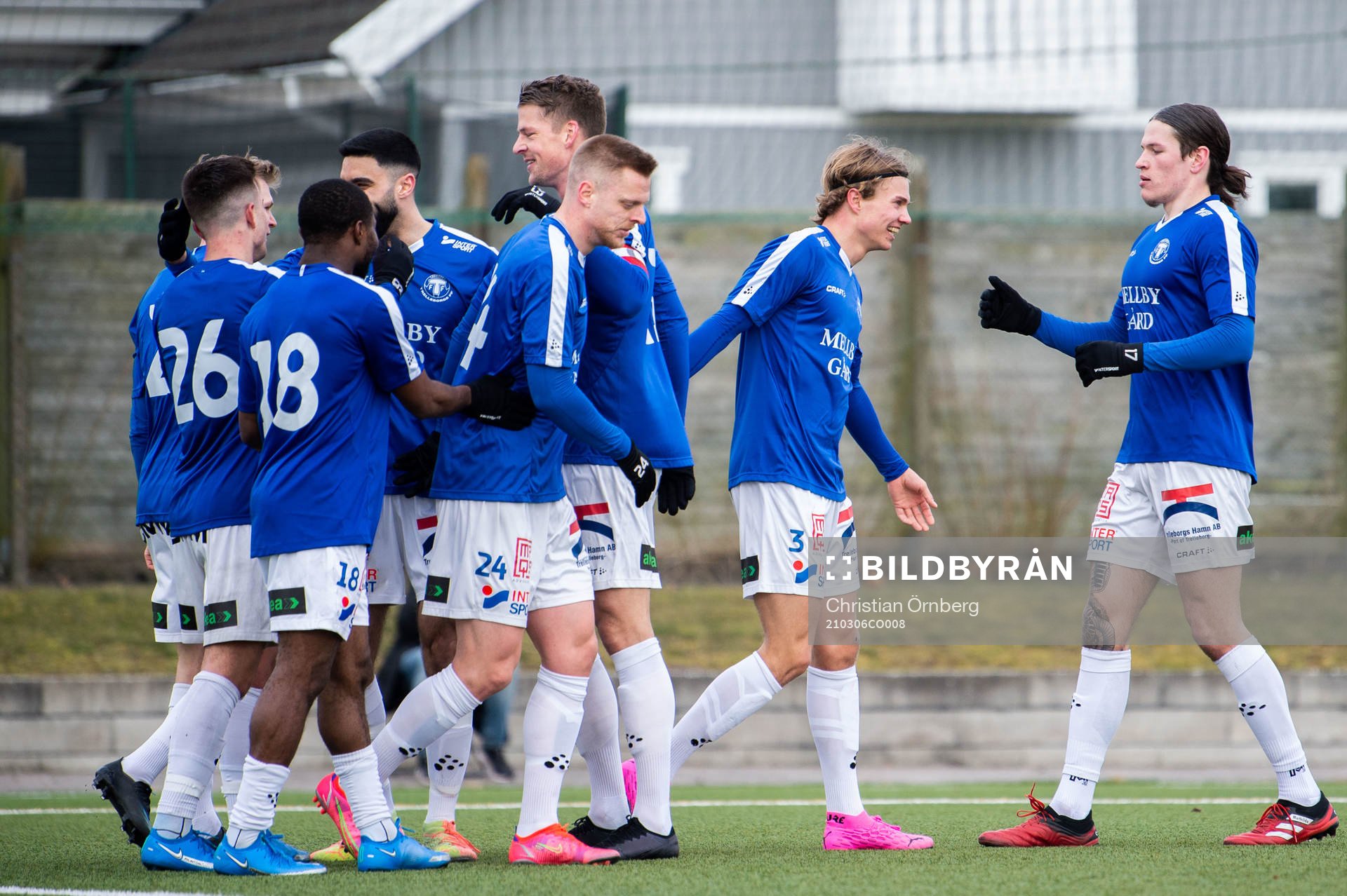 Trelleborgs Niklas Vesterlund jublar med lagkamrater efter 2-0 under fotbollsmatchen i Svenska Cupen mellan Trelleborg och Lödde den 6 mars 2021 i Trelleborg.