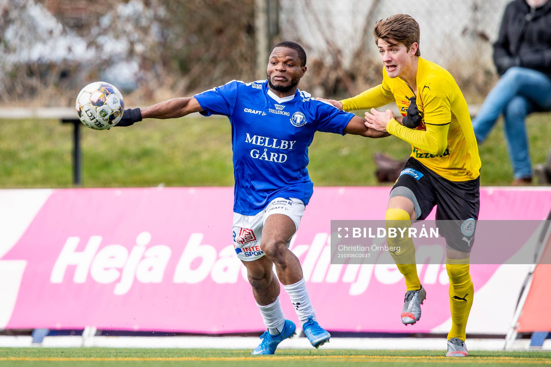 Trelleborgs Henry Offia mot Löddes Fabian Jansson