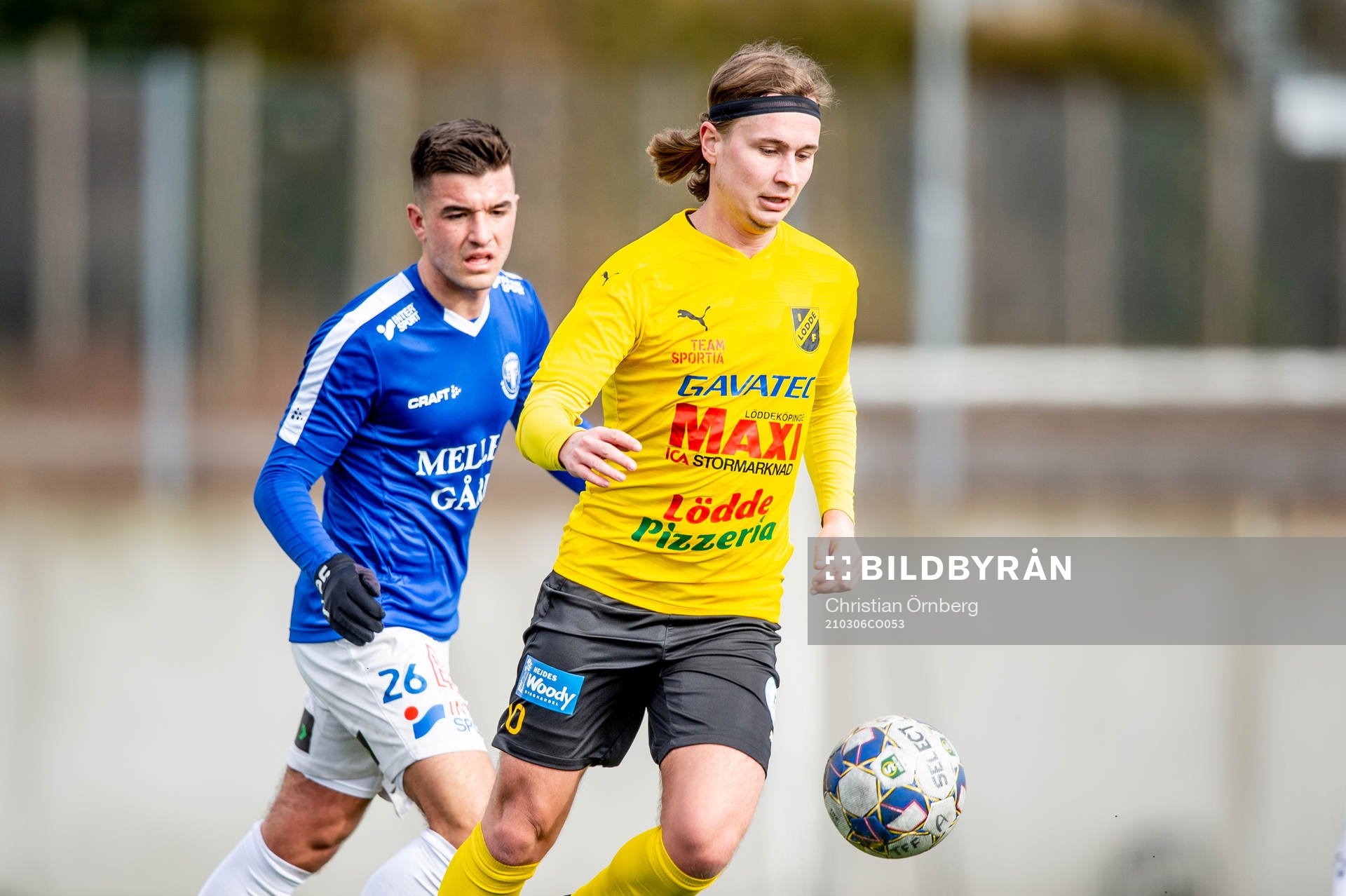 Löddes Jesper Edlund mot Trelleborgs Haris Brkic under fotbollsmatchen i Svenska Cupen mellan Trelleborg och Lödde den 6 mars 2021 i Trelleborg.