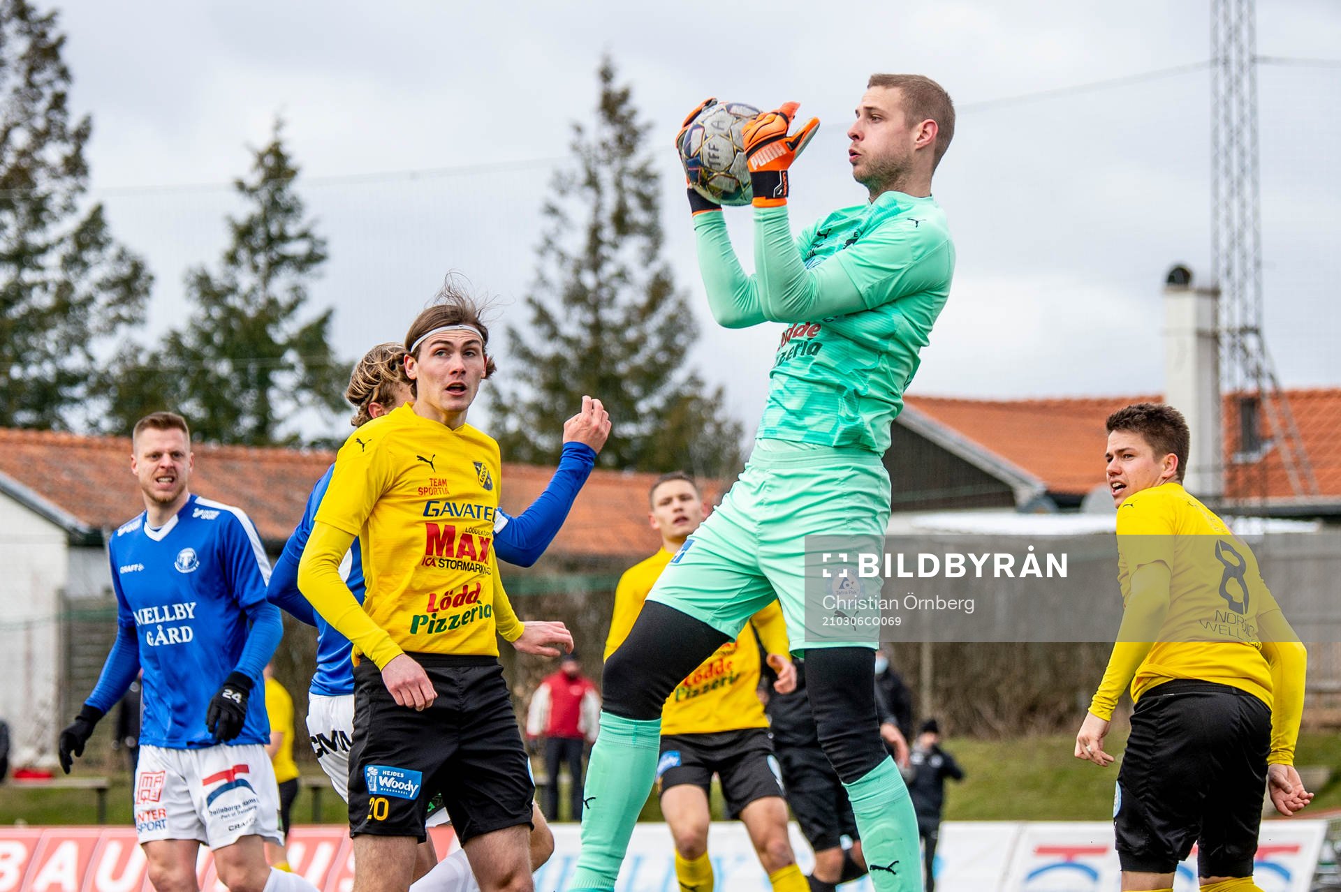 Löddes målvakt Oliver Lindstedt under fotbollsmatchen i Svenska Cupen mellan Trelleborg och Lödde den 6 mars 2021 i Trelleborg. 
