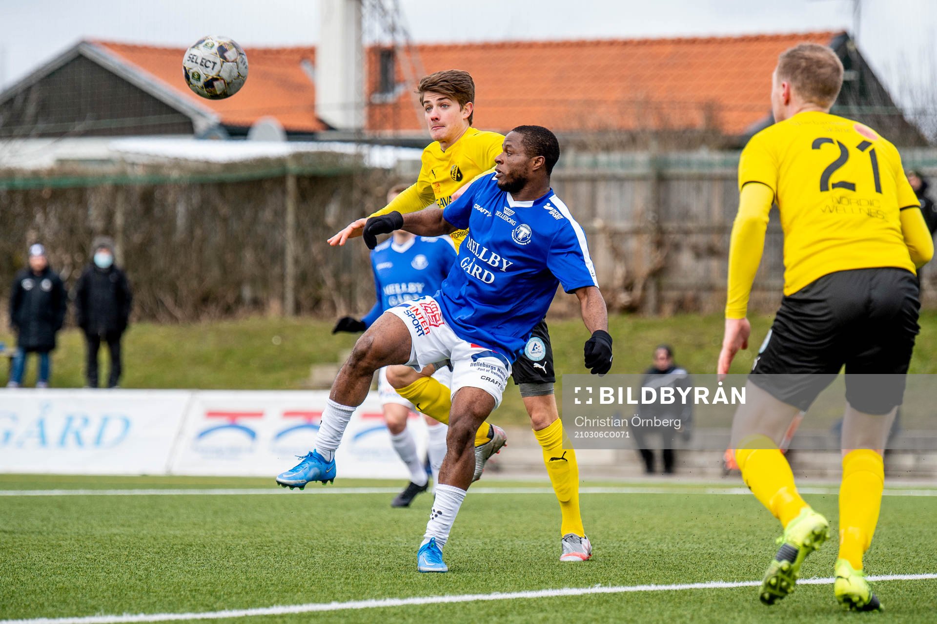 Trelleborgs Henry Offia mot Löddes Fabian Jansson