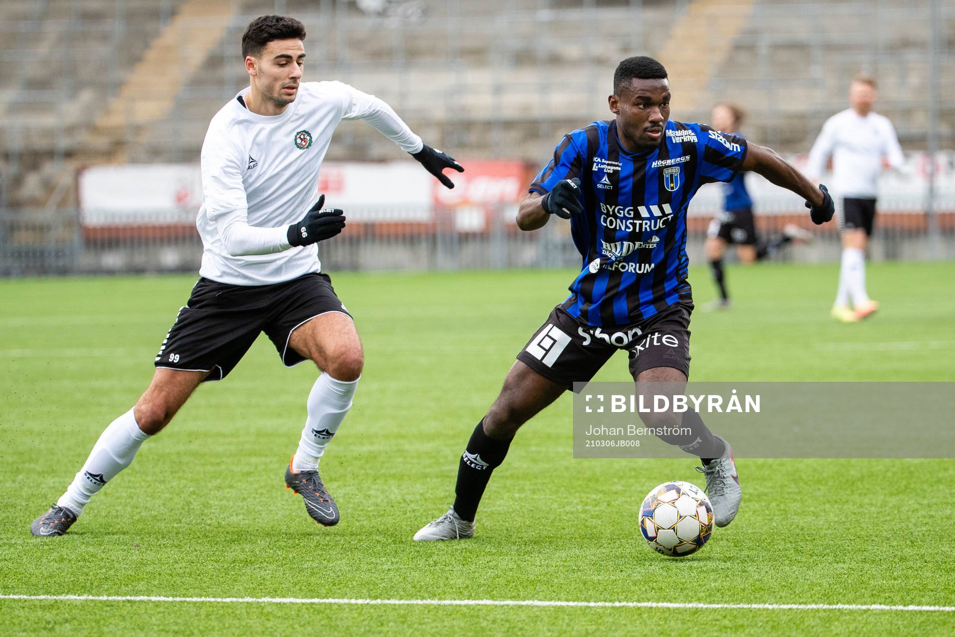 Örebros Deniz Hümmet och Sirius Patrick Nwadike