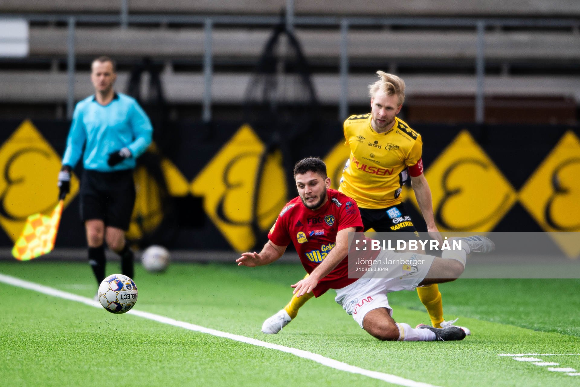 Falkenbergs Edi Sylisufaj och Elfsborgs Johan Larsson