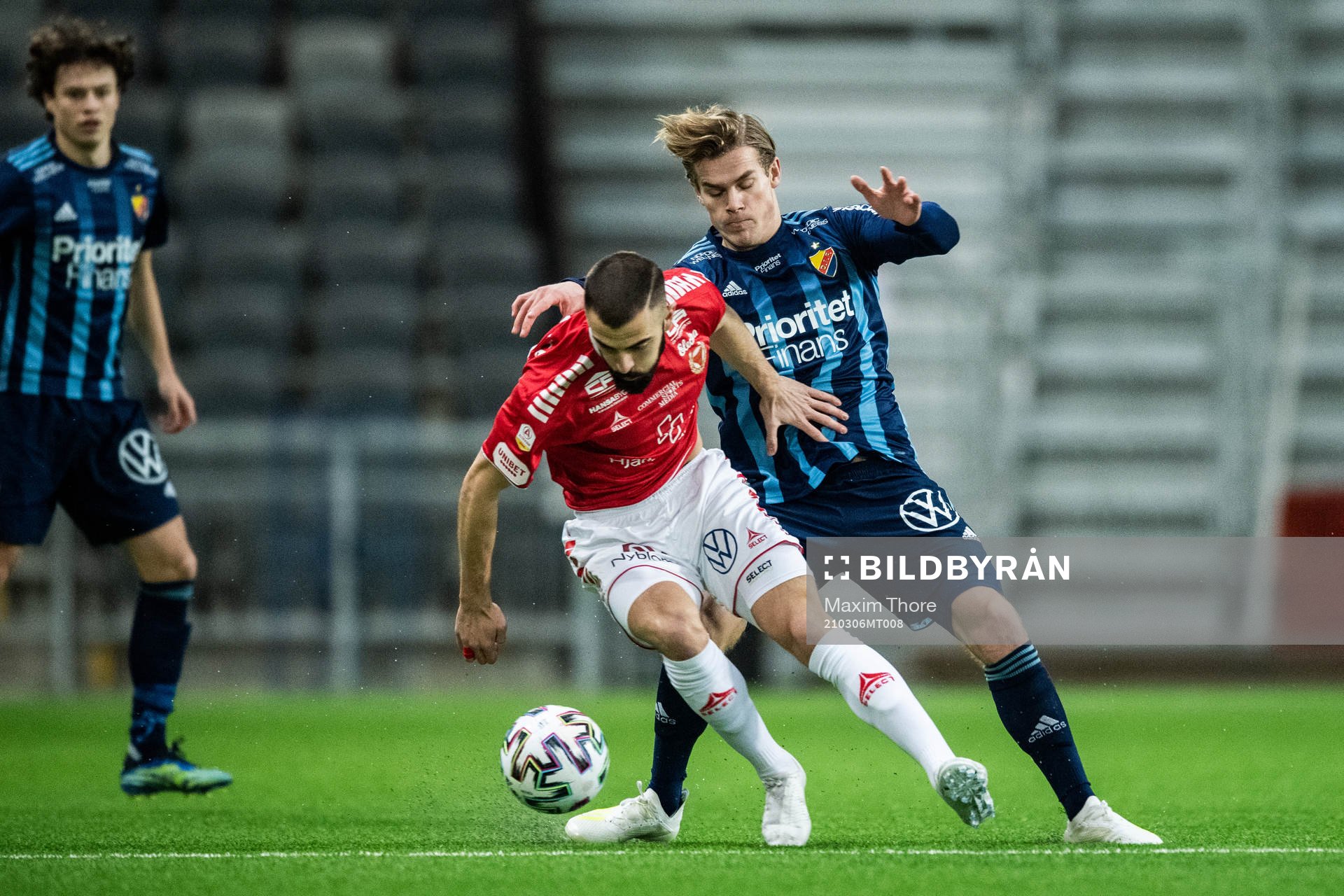Djurgårdens Hampus Finndell och Kalmars Filip Sachpekidis
