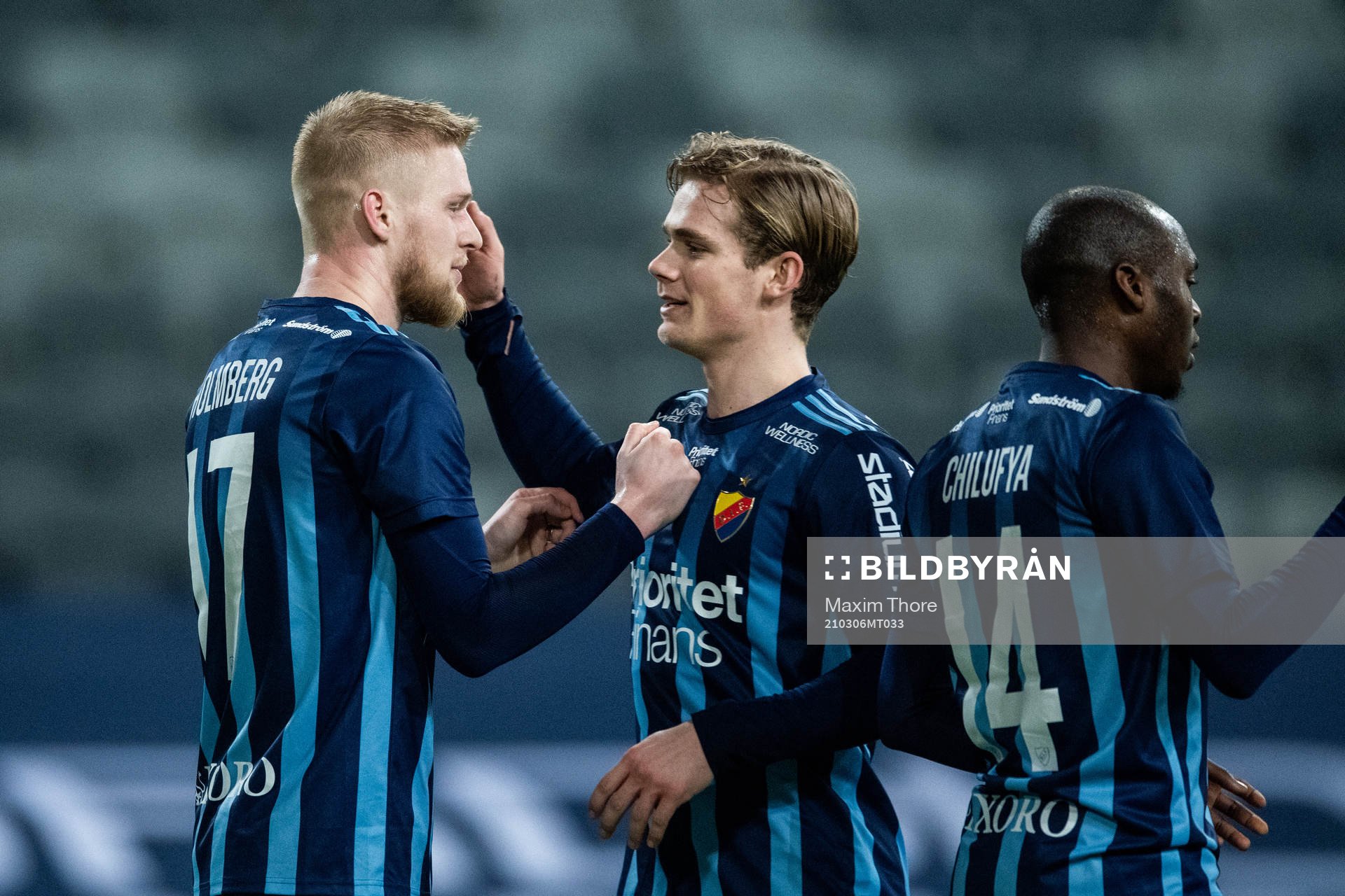 Djurgårdens Kalle Holmberg jublar med lagkamrater