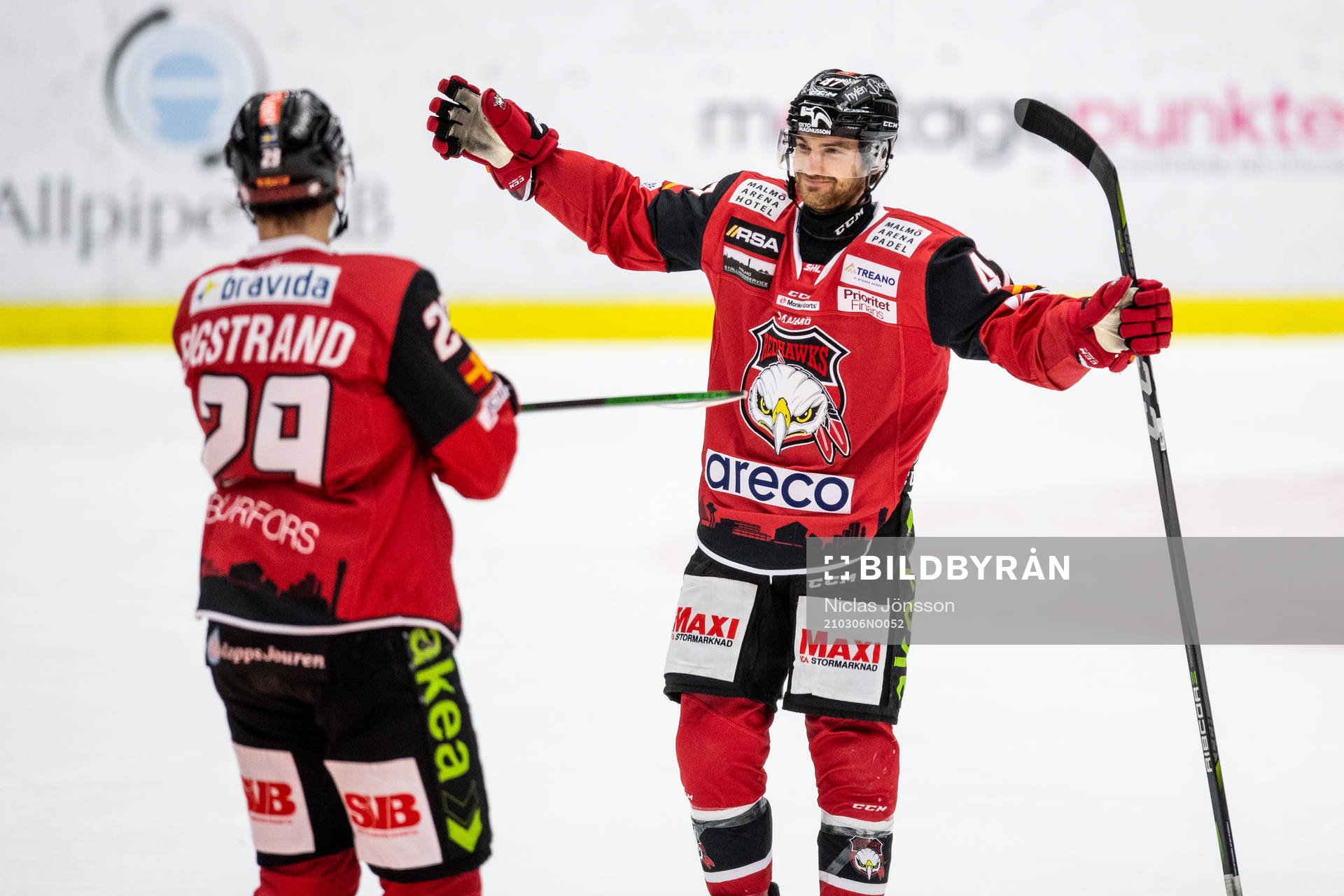 Malmö Redhawks Adam Johnson jublar