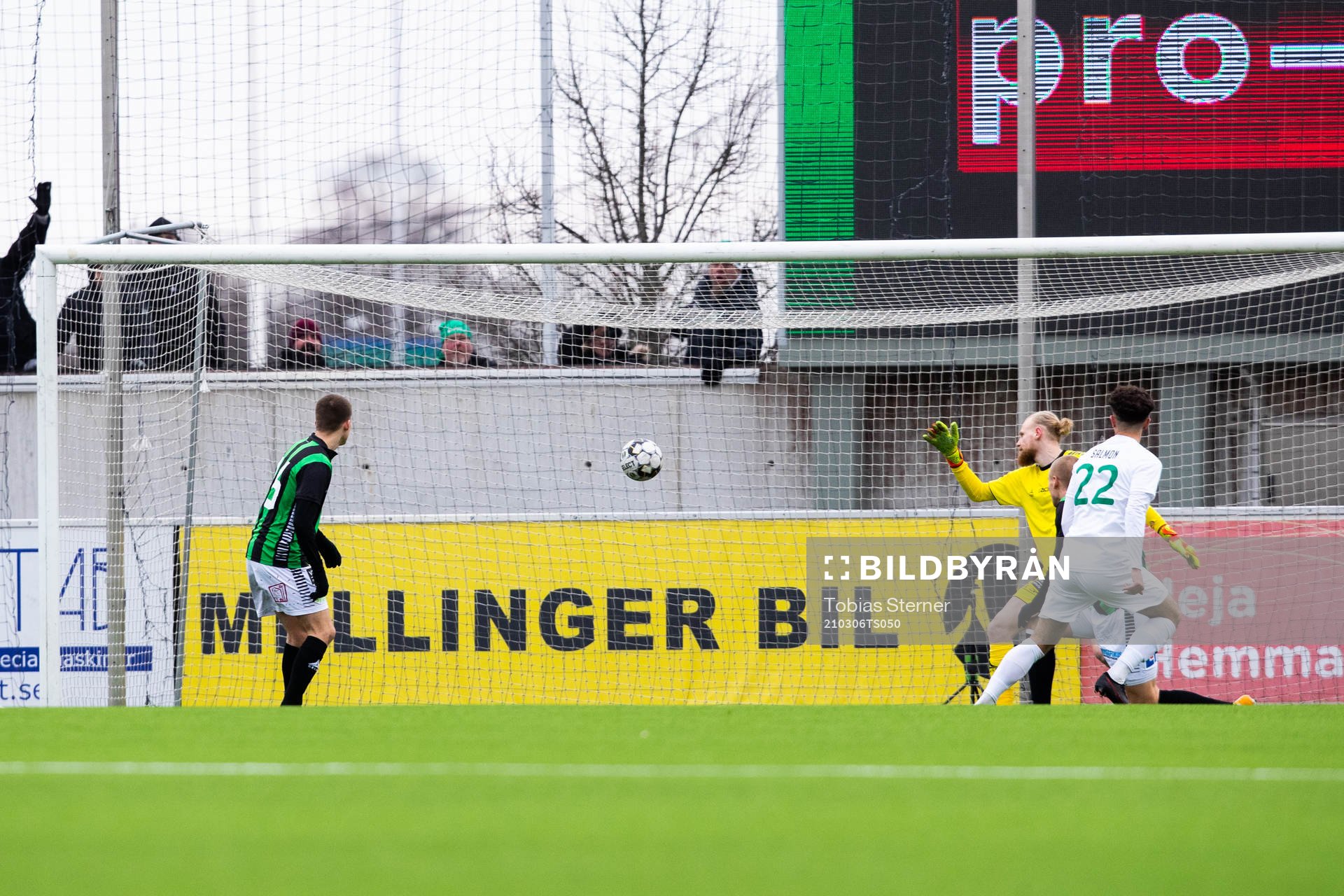 Västerås Justin Salmon gör 2-0