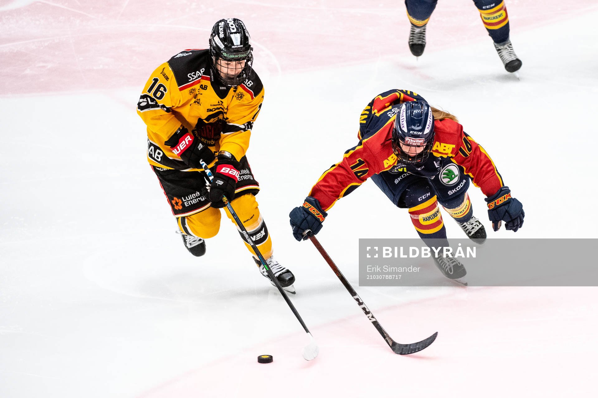 Luleås Petra Nieminen och Djurgårdens Alexis Mauermann