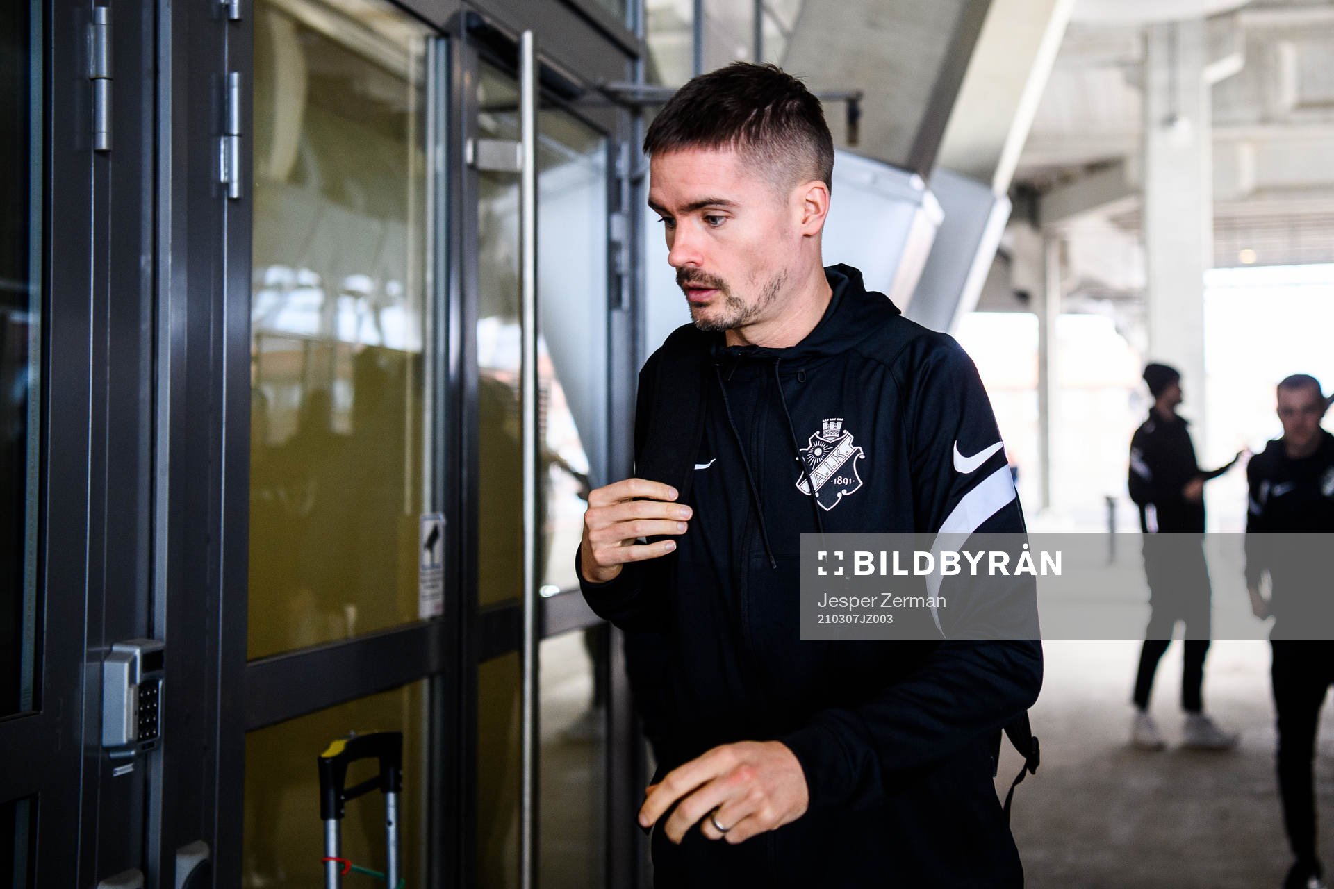 s Mikael Lustig