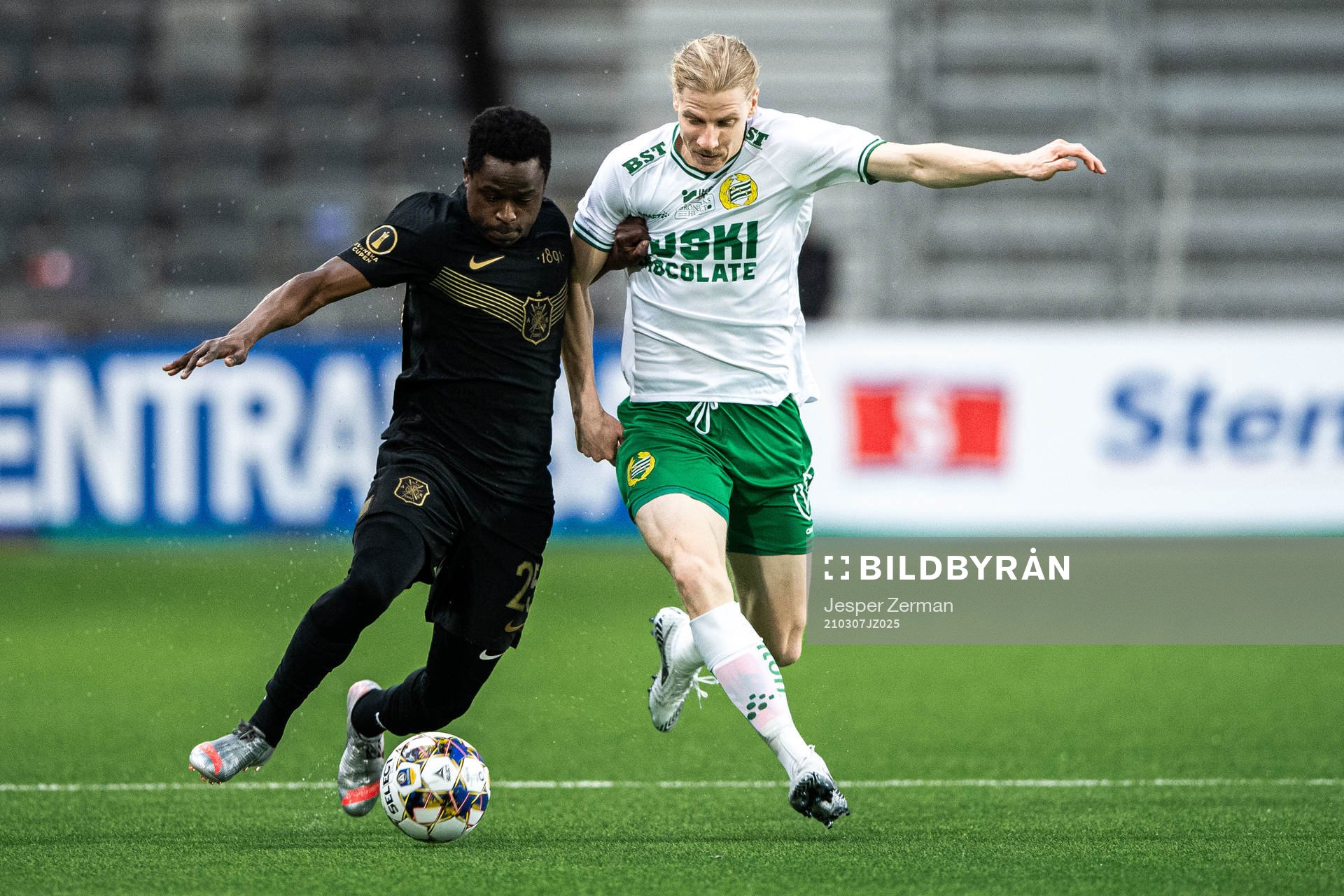 s Erick Otieno och Hammarbys Gustav Ludwigson