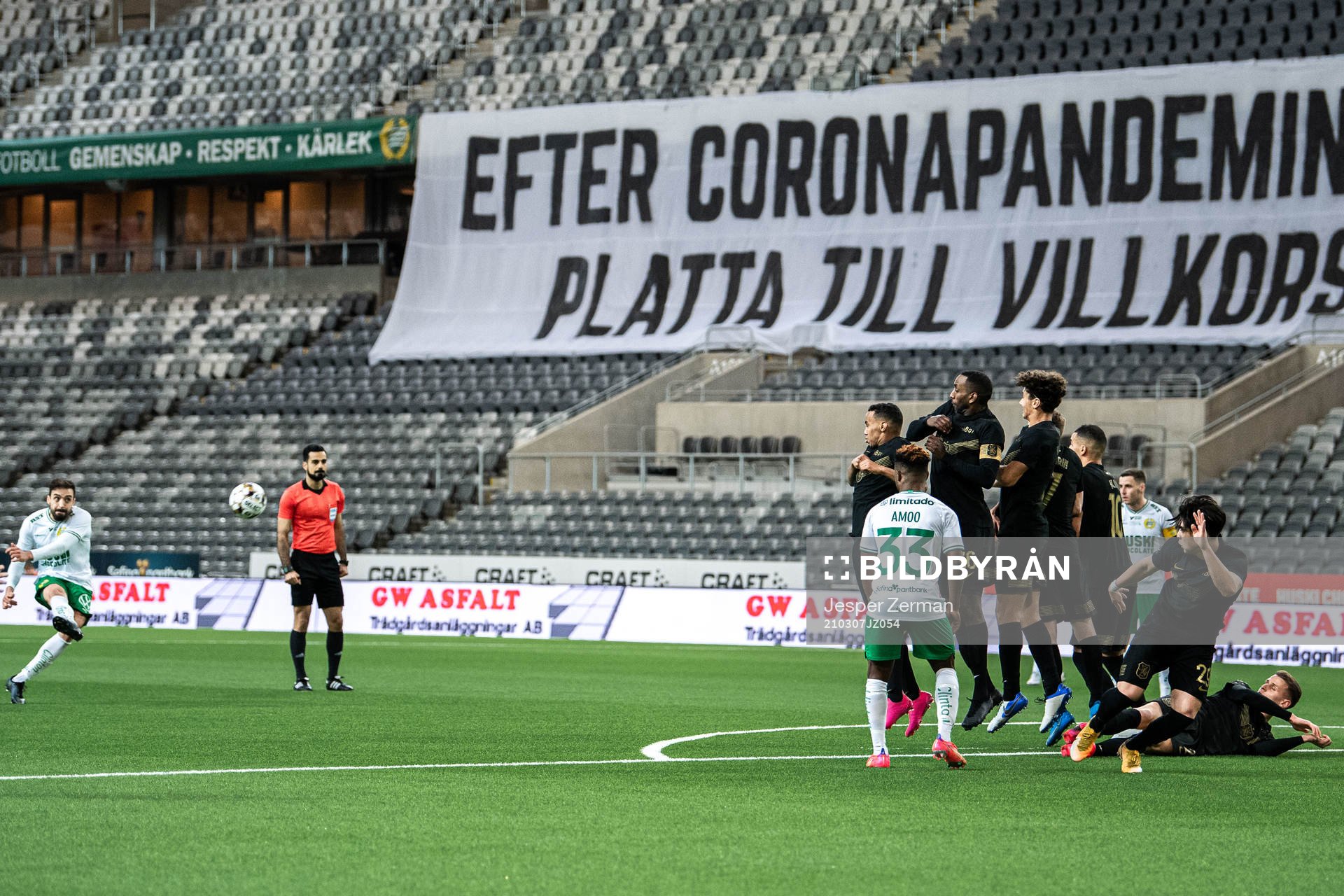 s Bojan Radulovic ligger ner i muren